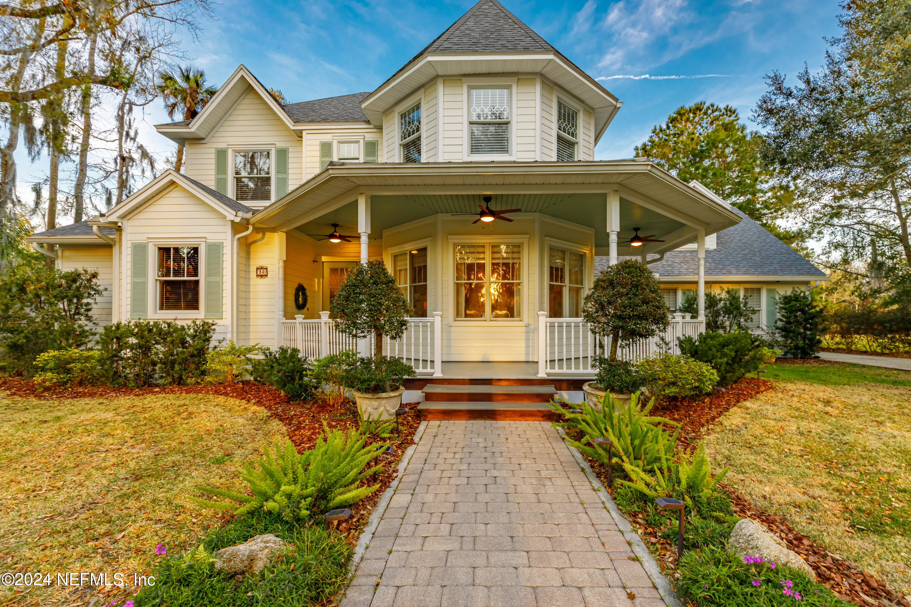 36 ROSCOE Boulevard N