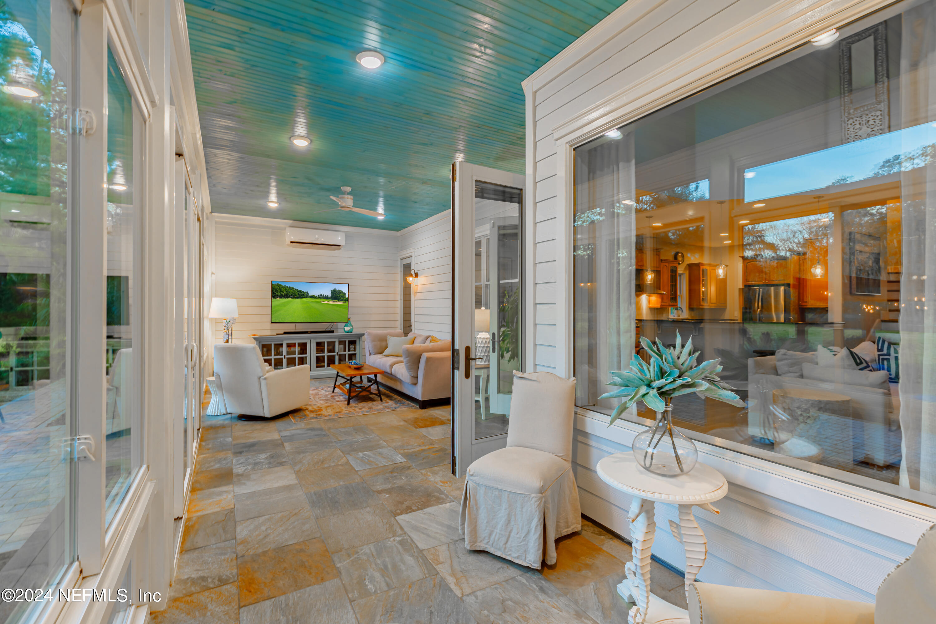 36 ROSCOE Boulevard N