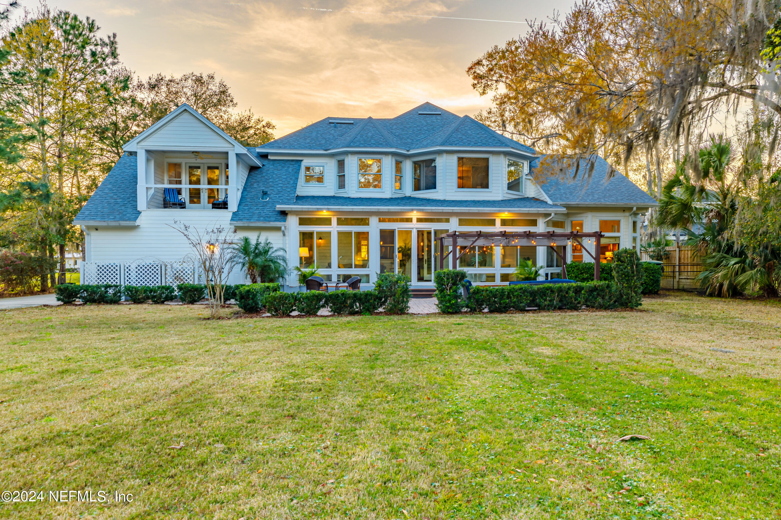 36 ROSCOE Boulevard N