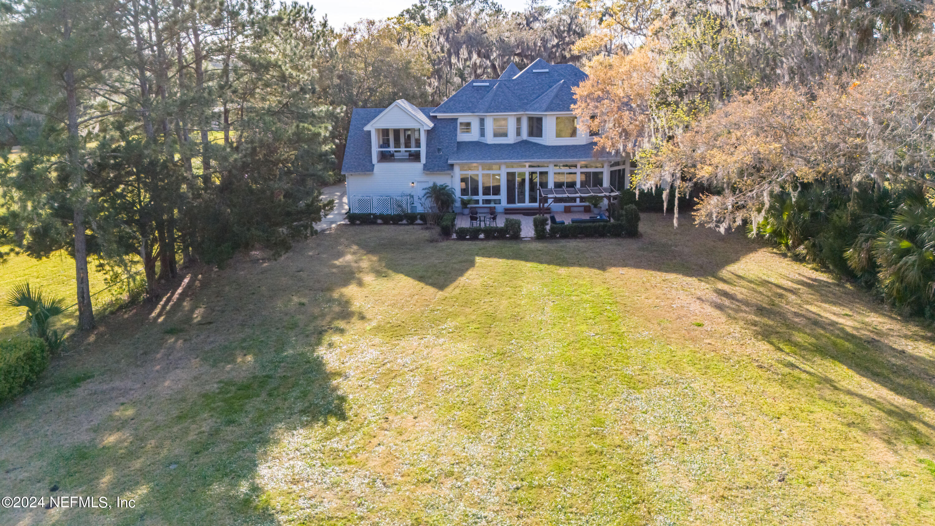 36 ROSCOE Boulevard N