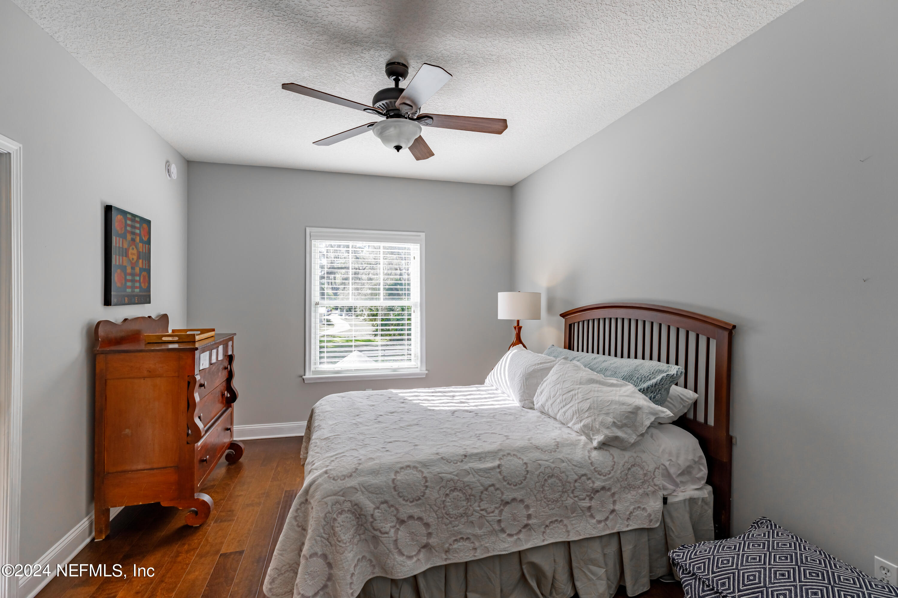 36 ROSCOE Boulevard N