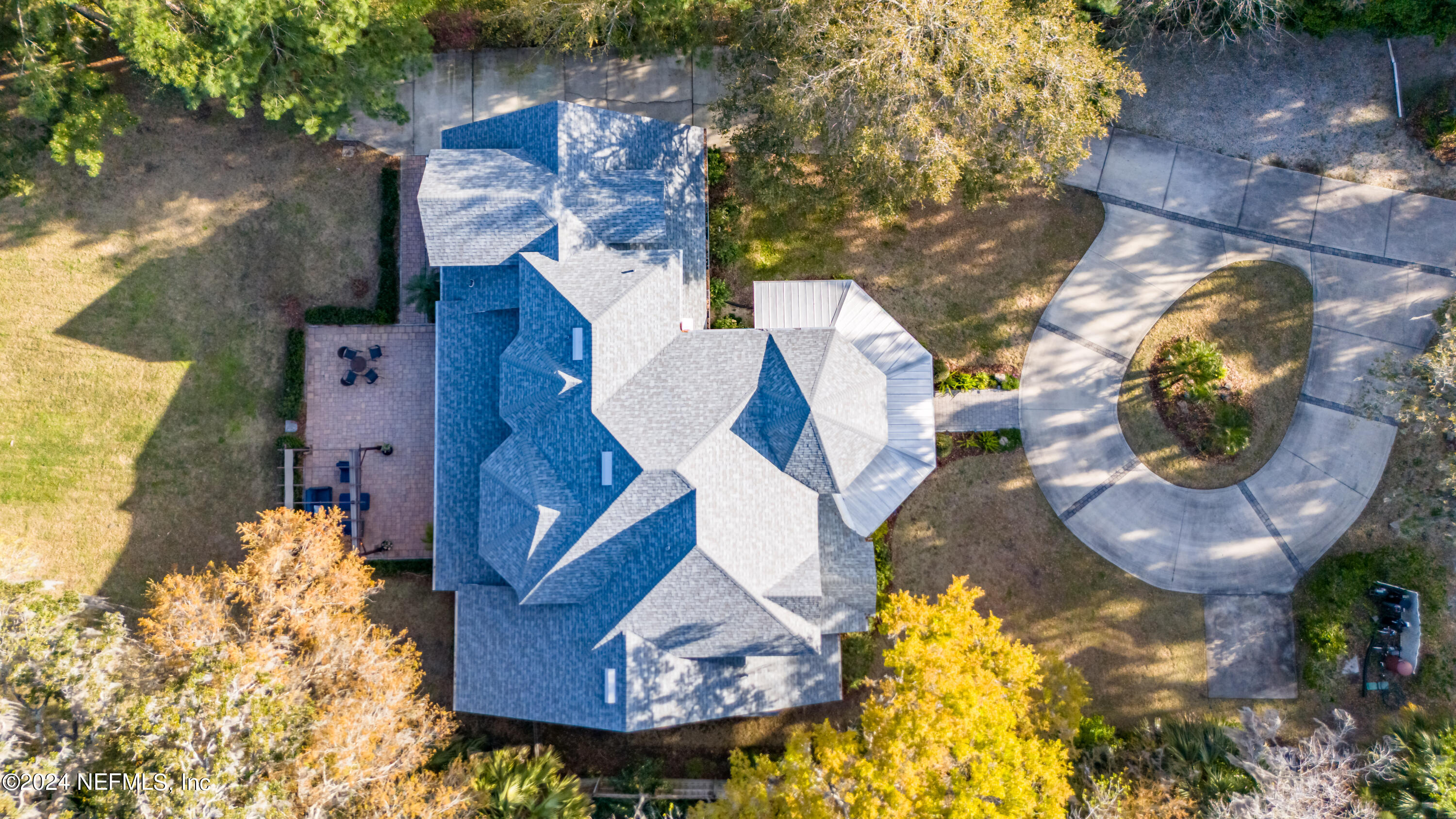 36 ROSCOE Boulevard N