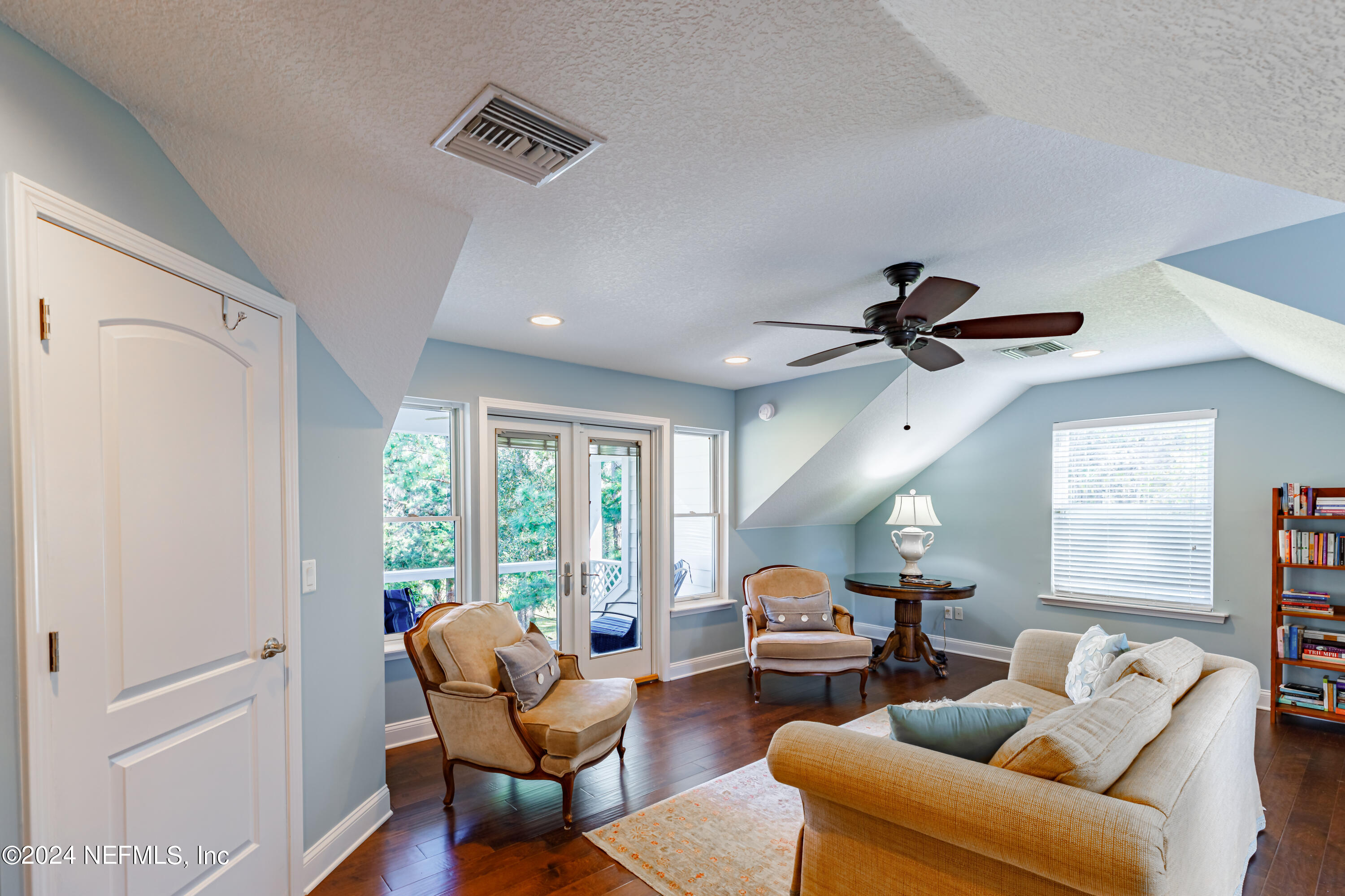 36 ROSCOE Boulevard N