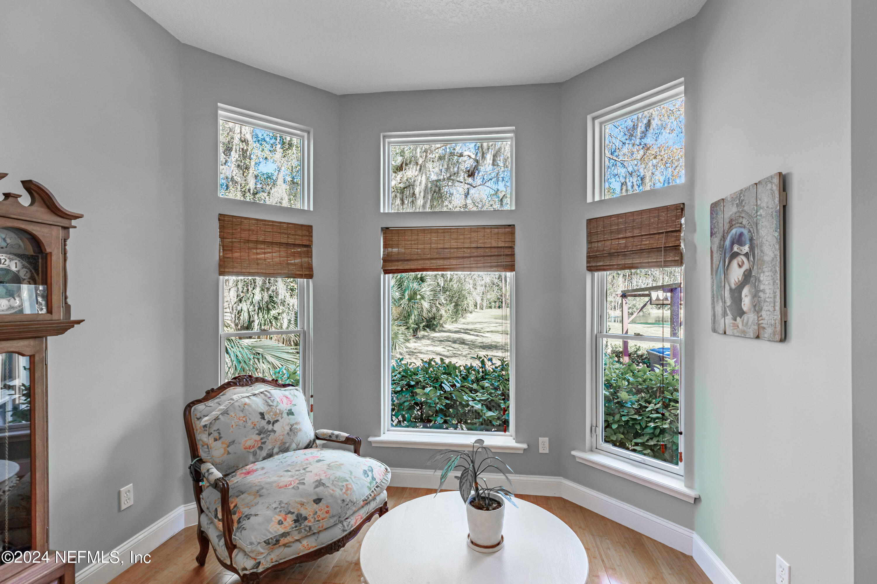 36 ROSCOE Boulevard N