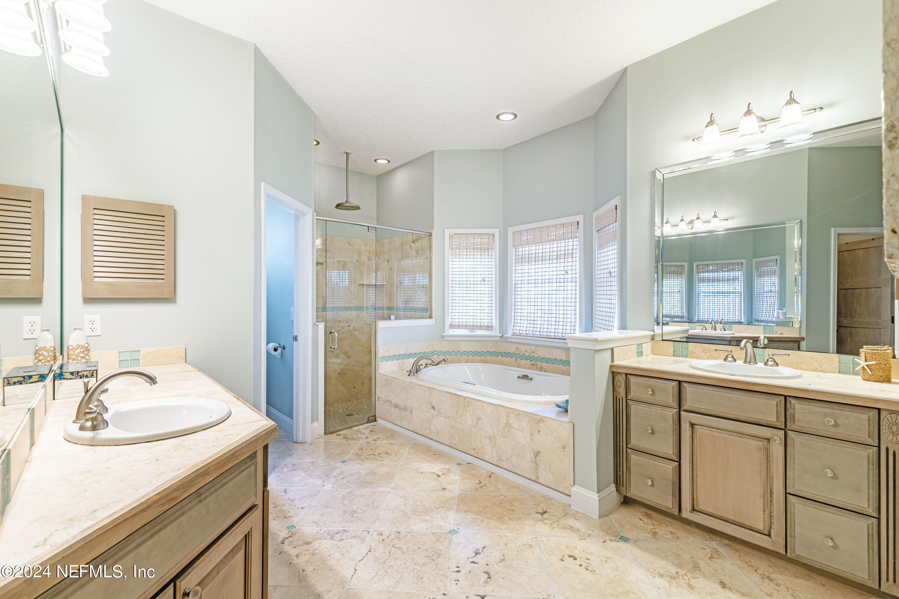 36 ROSCOE Boulevard N