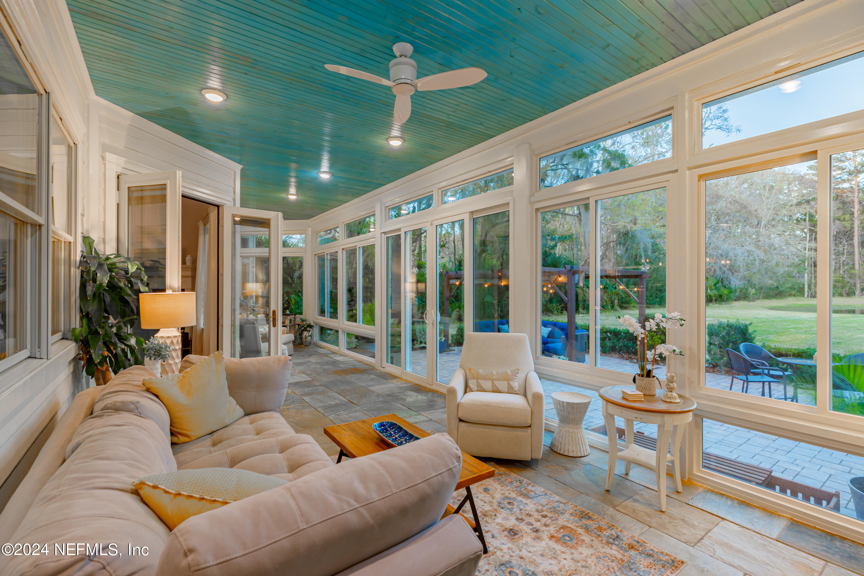 36 ROSCOE Boulevard N