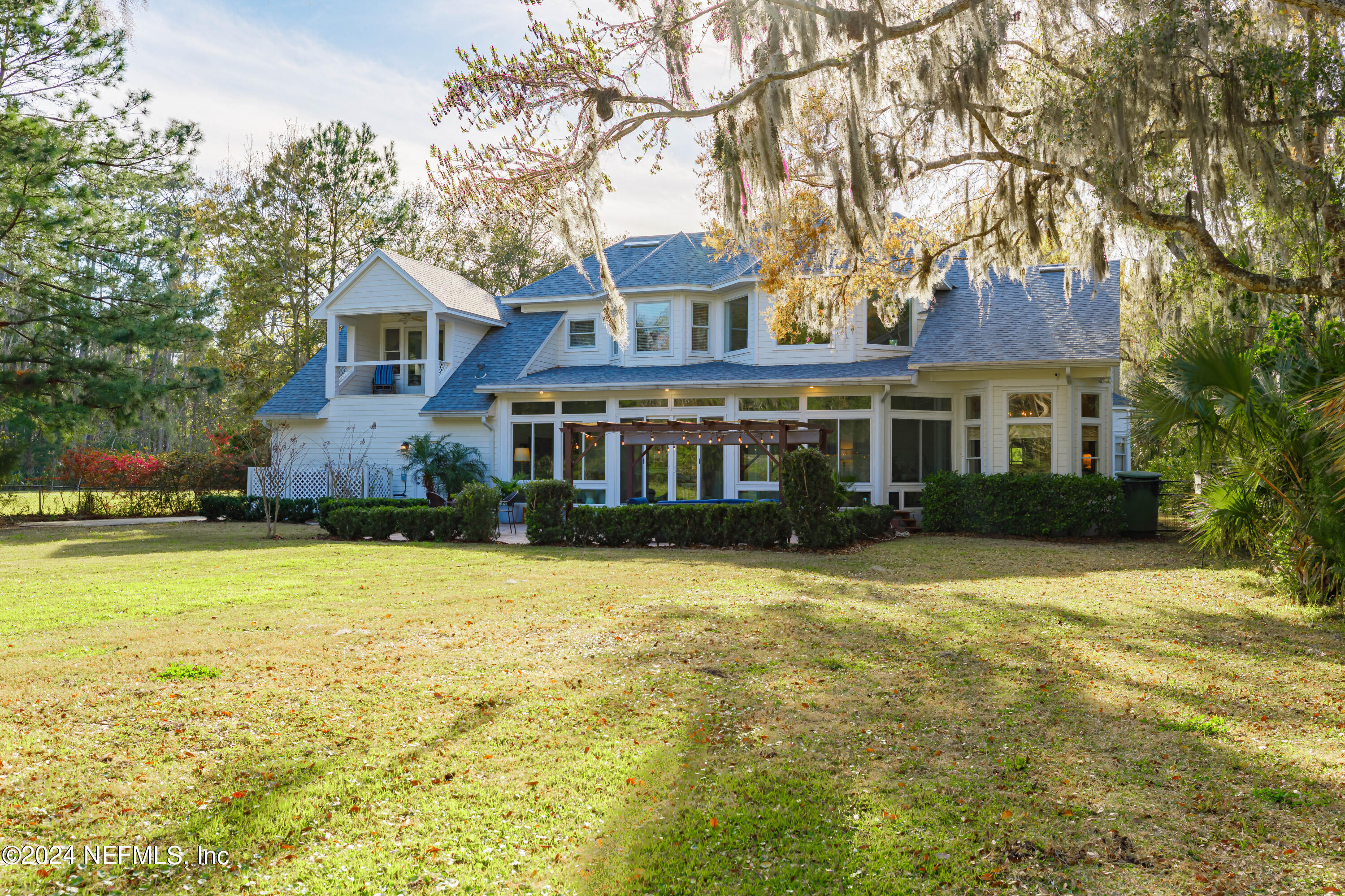 36 ROSCOE Boulevard N