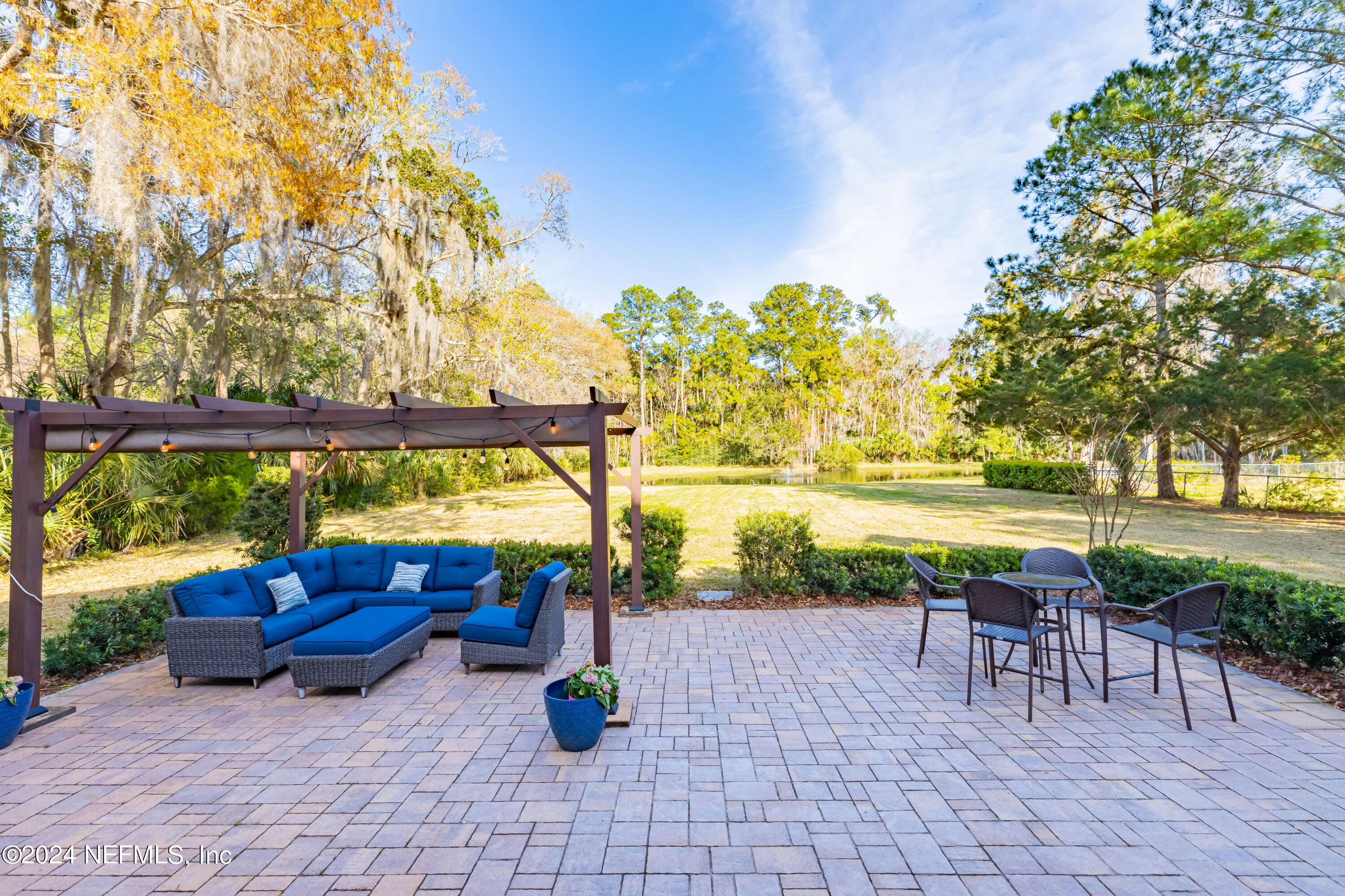 36 ROSCOE Boulevard N