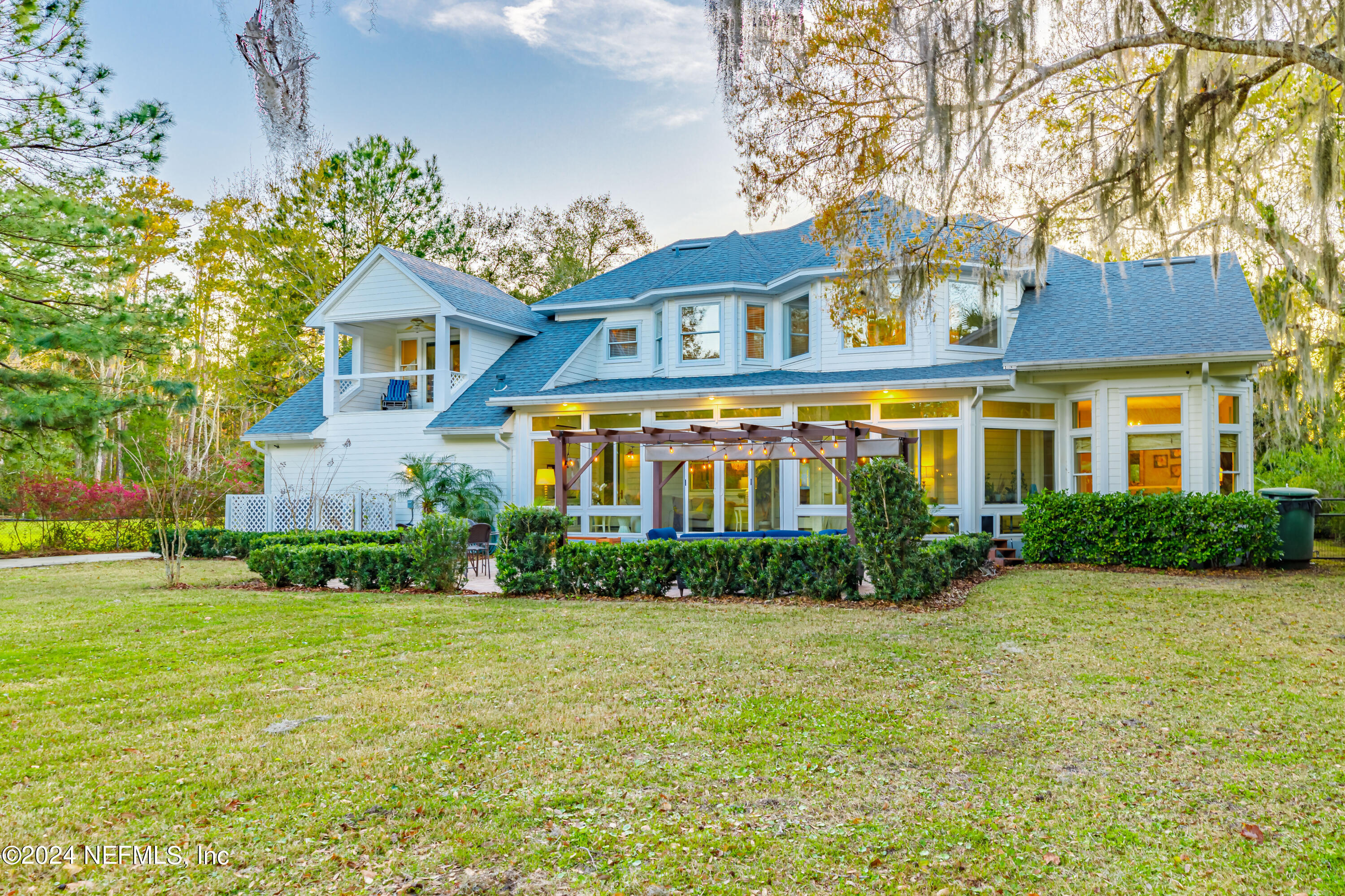 36 ROSCOE Boulevard N