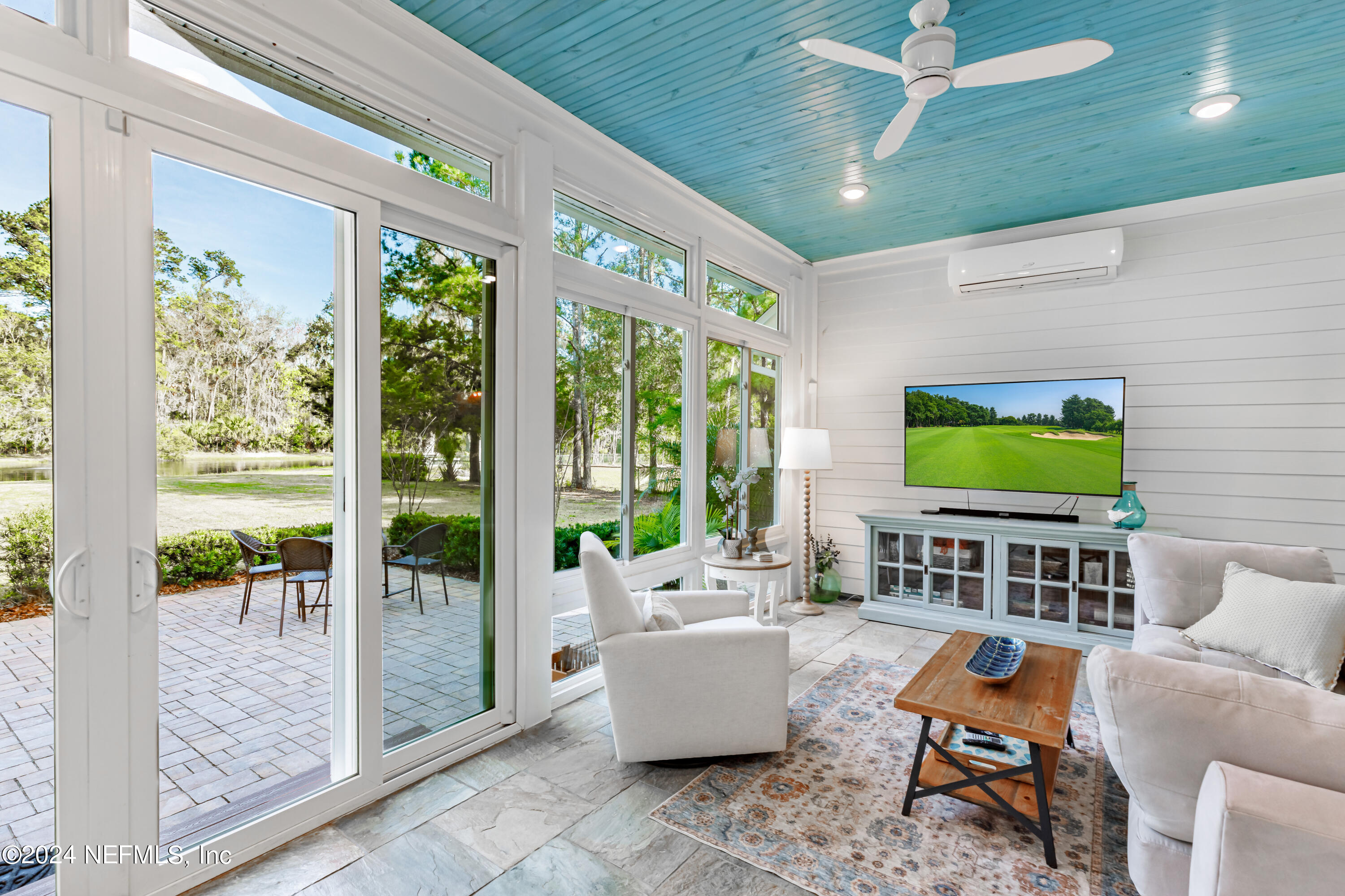 36 ROSCOE Boulevard N