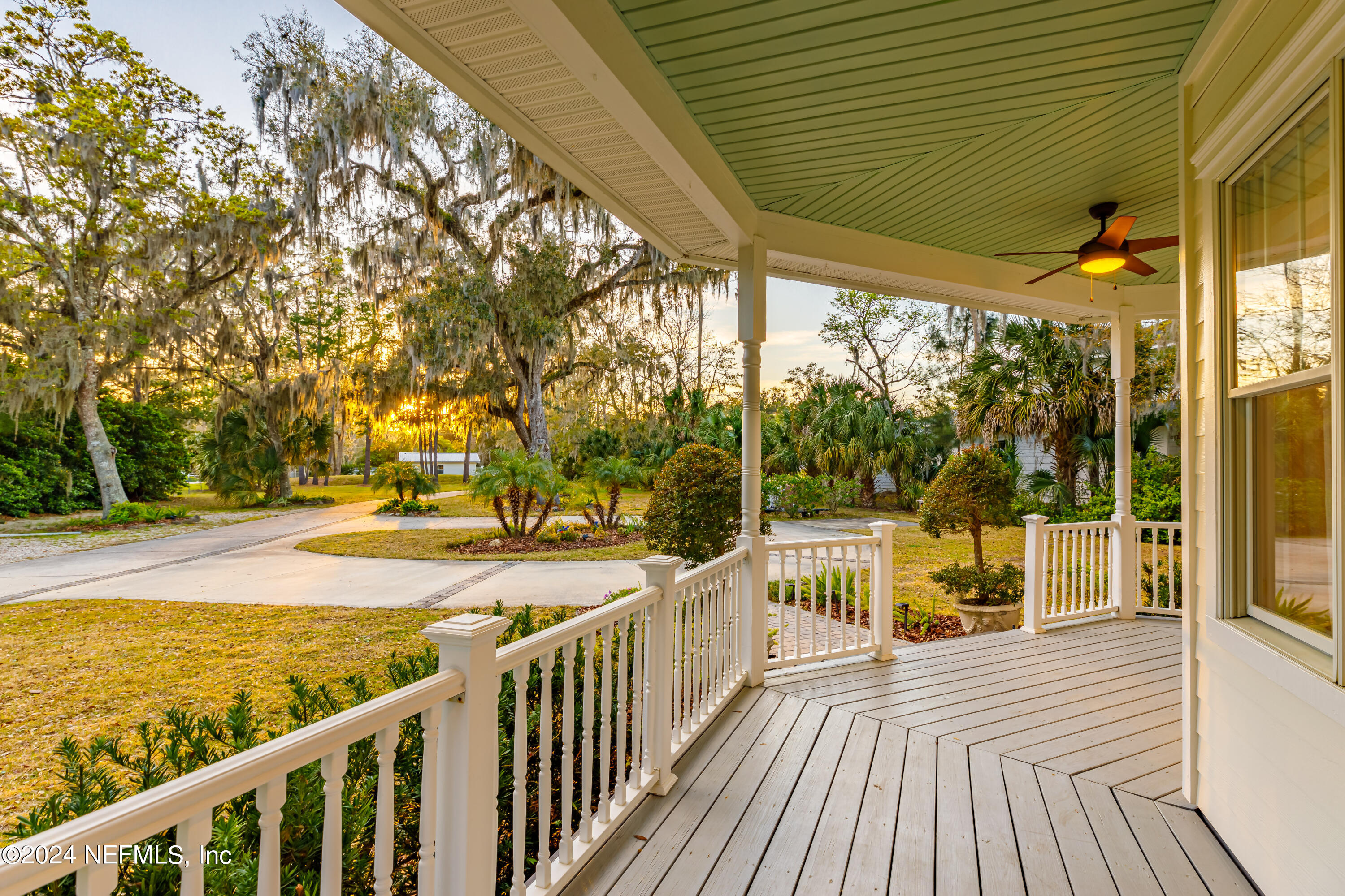 36 ROSCOE Boulevard N