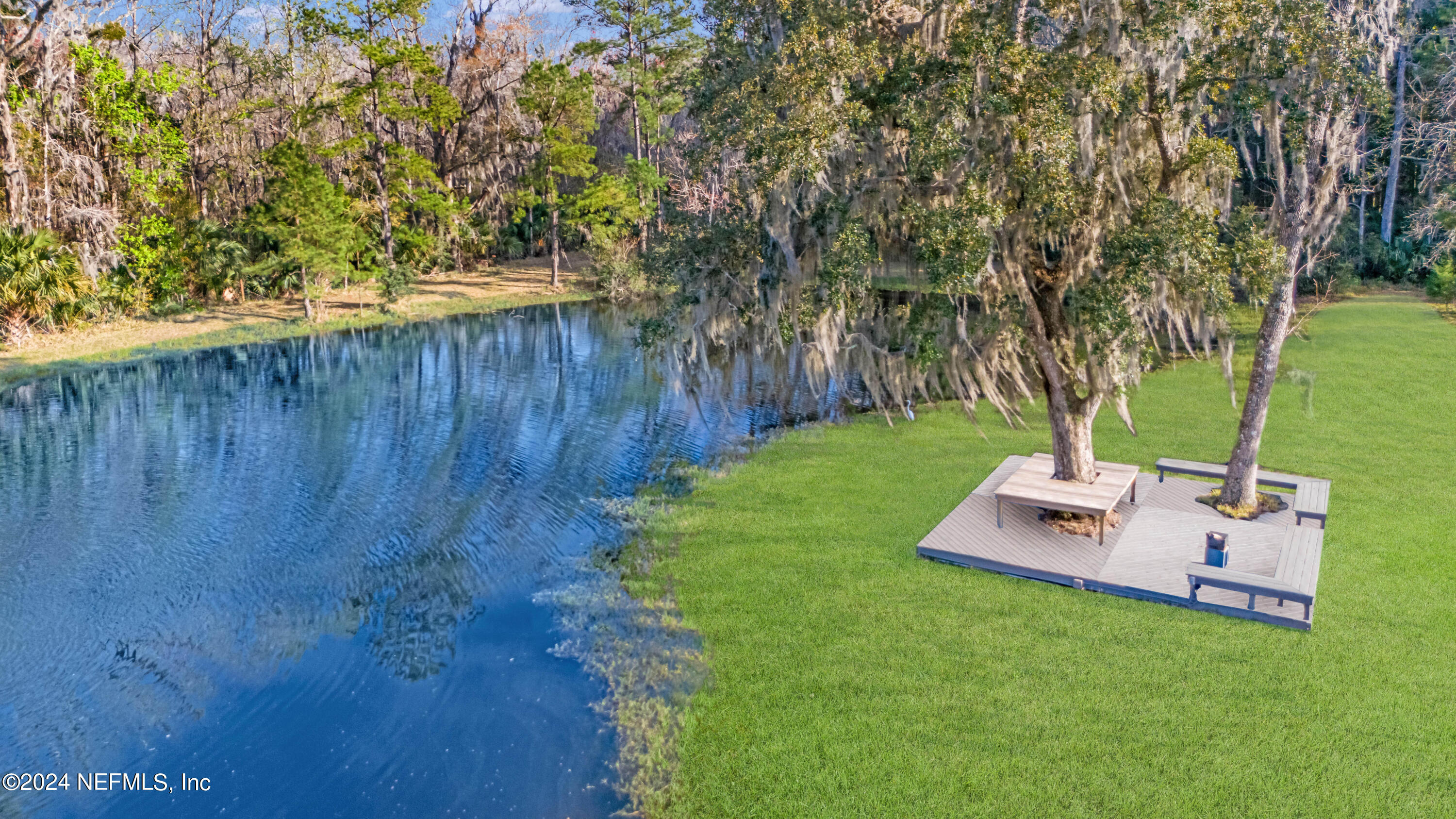 36 ROSCOE Boulevard N