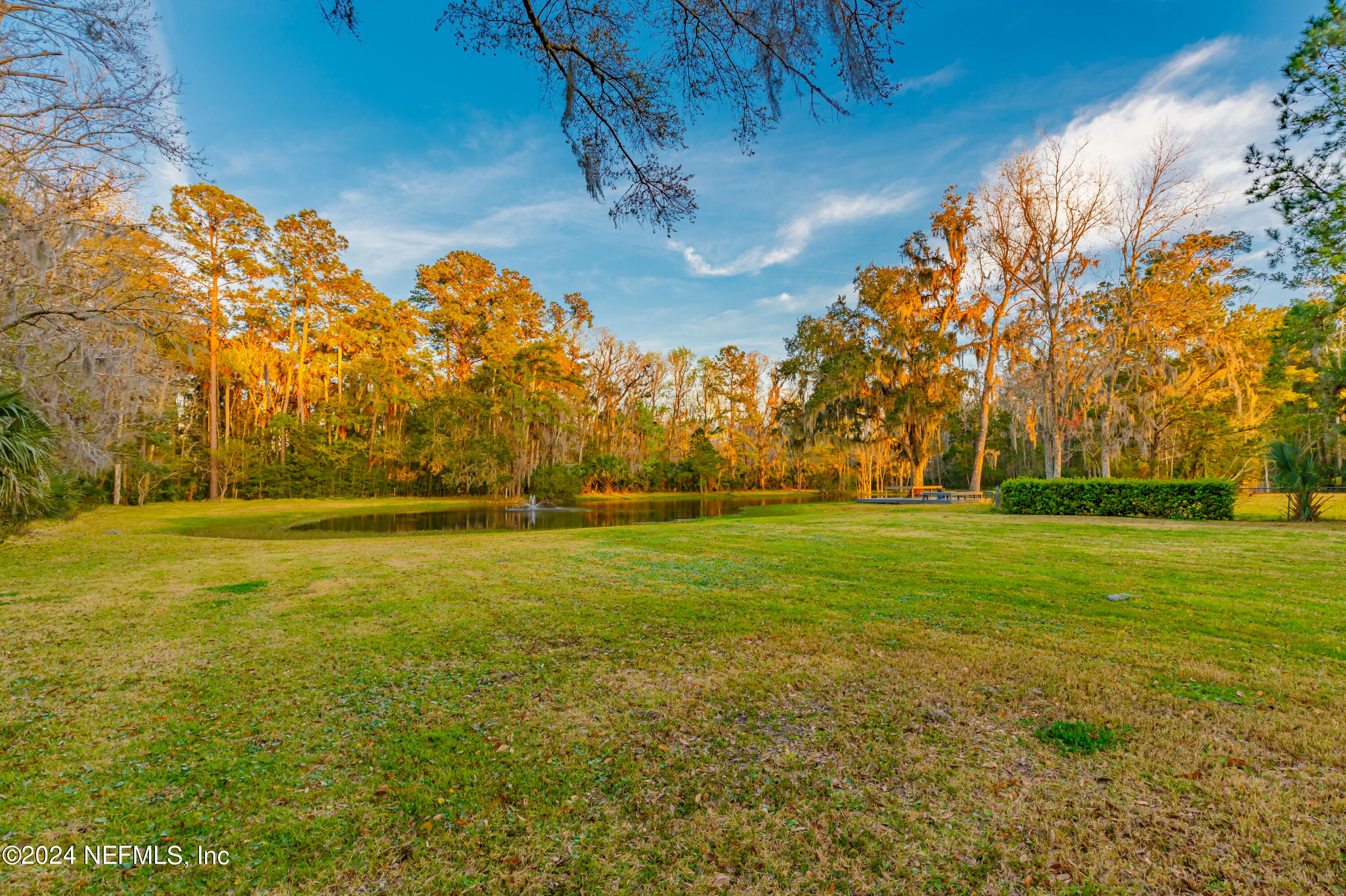 36 ROSCOE Boulevard N