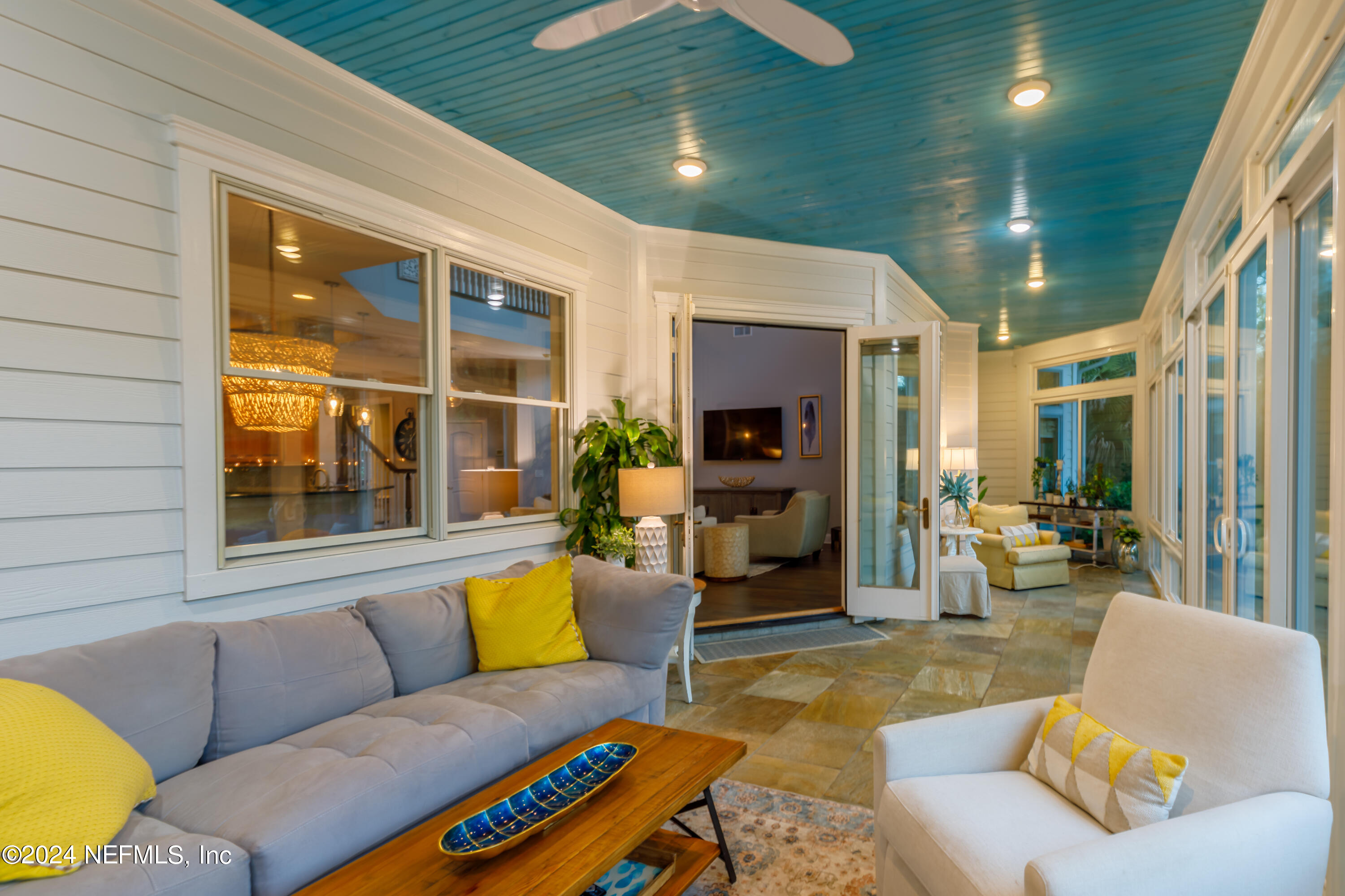 36 ROSCOE Boulevard N