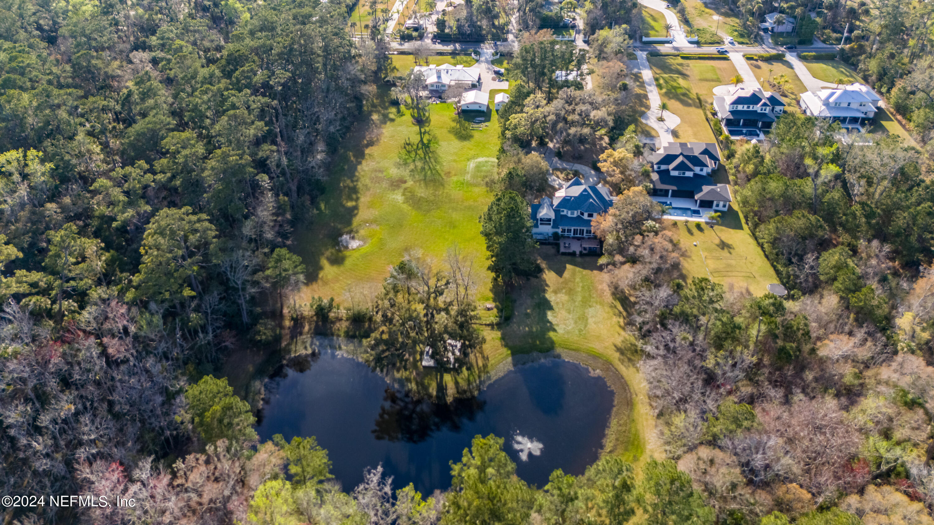 36 ROSCOE Boulevard N