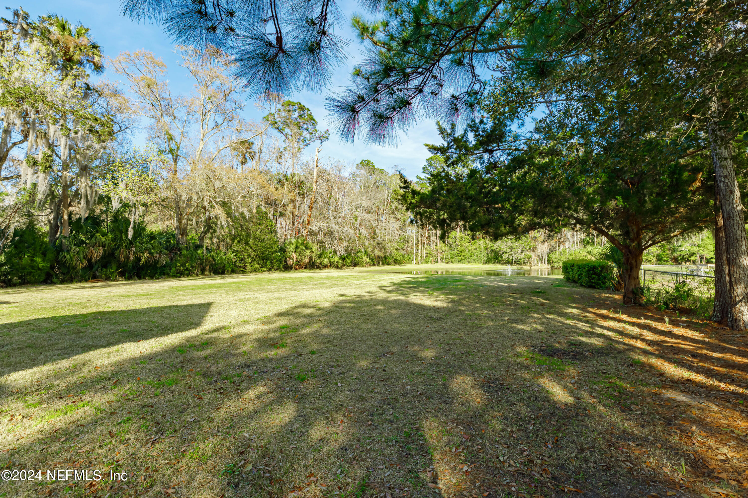 36 ROSCOE Boulevard N