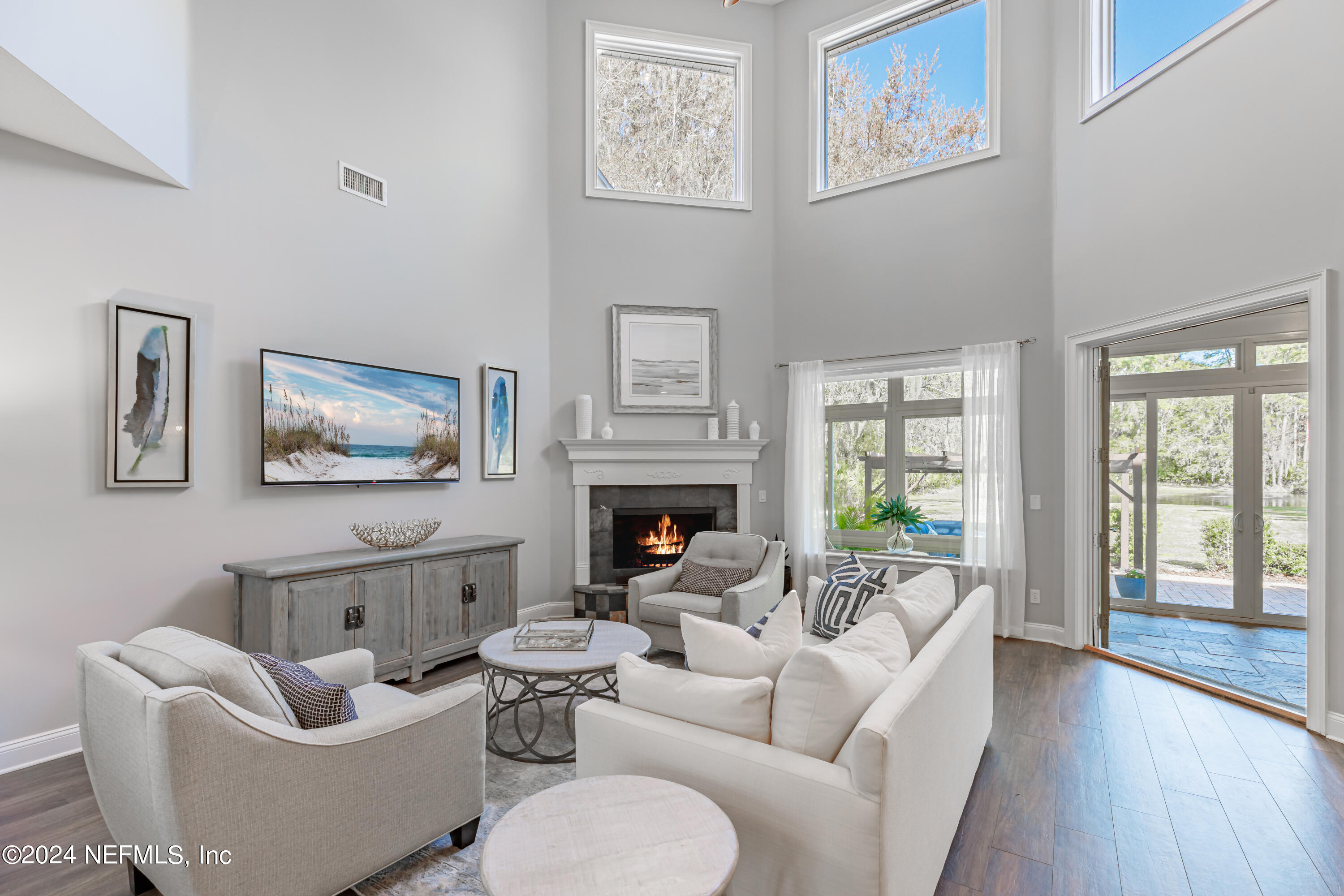 36 ROSCOE Boulevard N