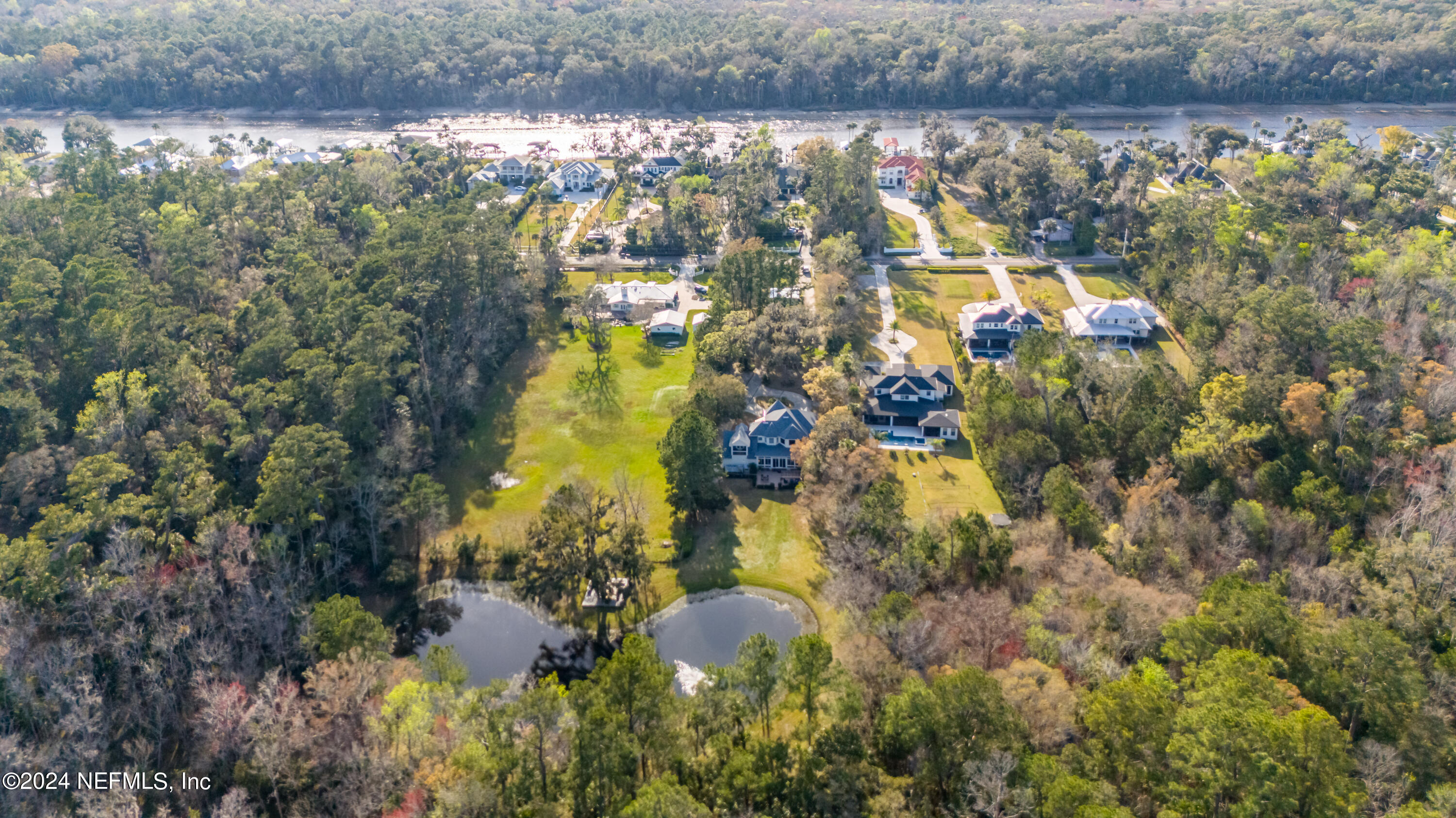 36 ROSCOE Boulevard N