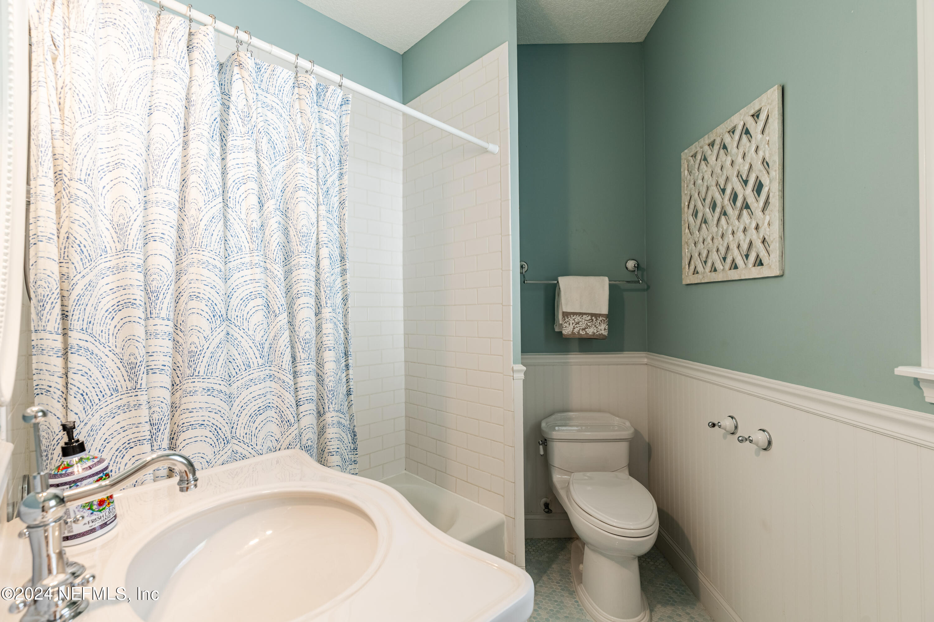 36 ROSCOE Boulevard N