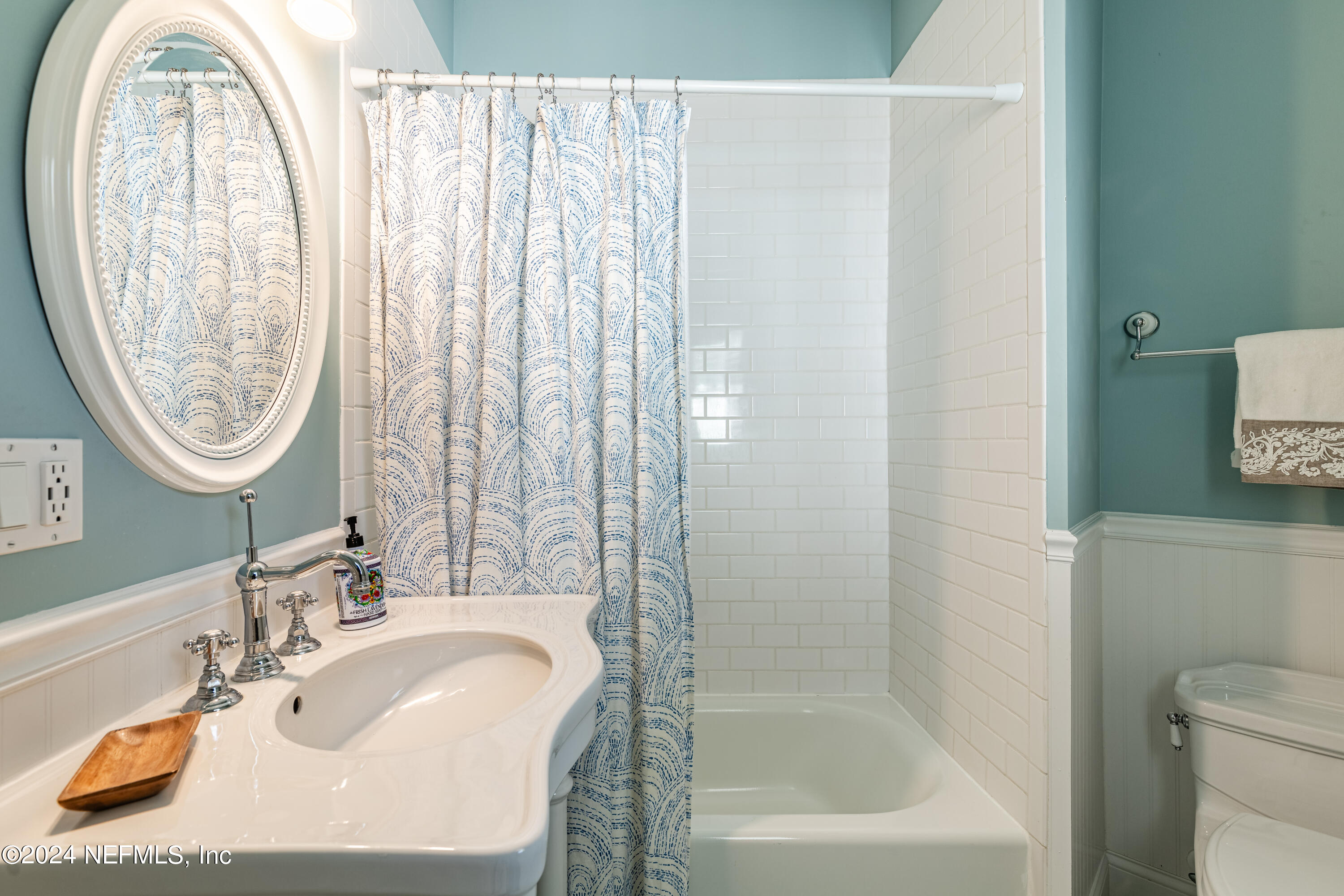 36 ROSCOE Boulevard N