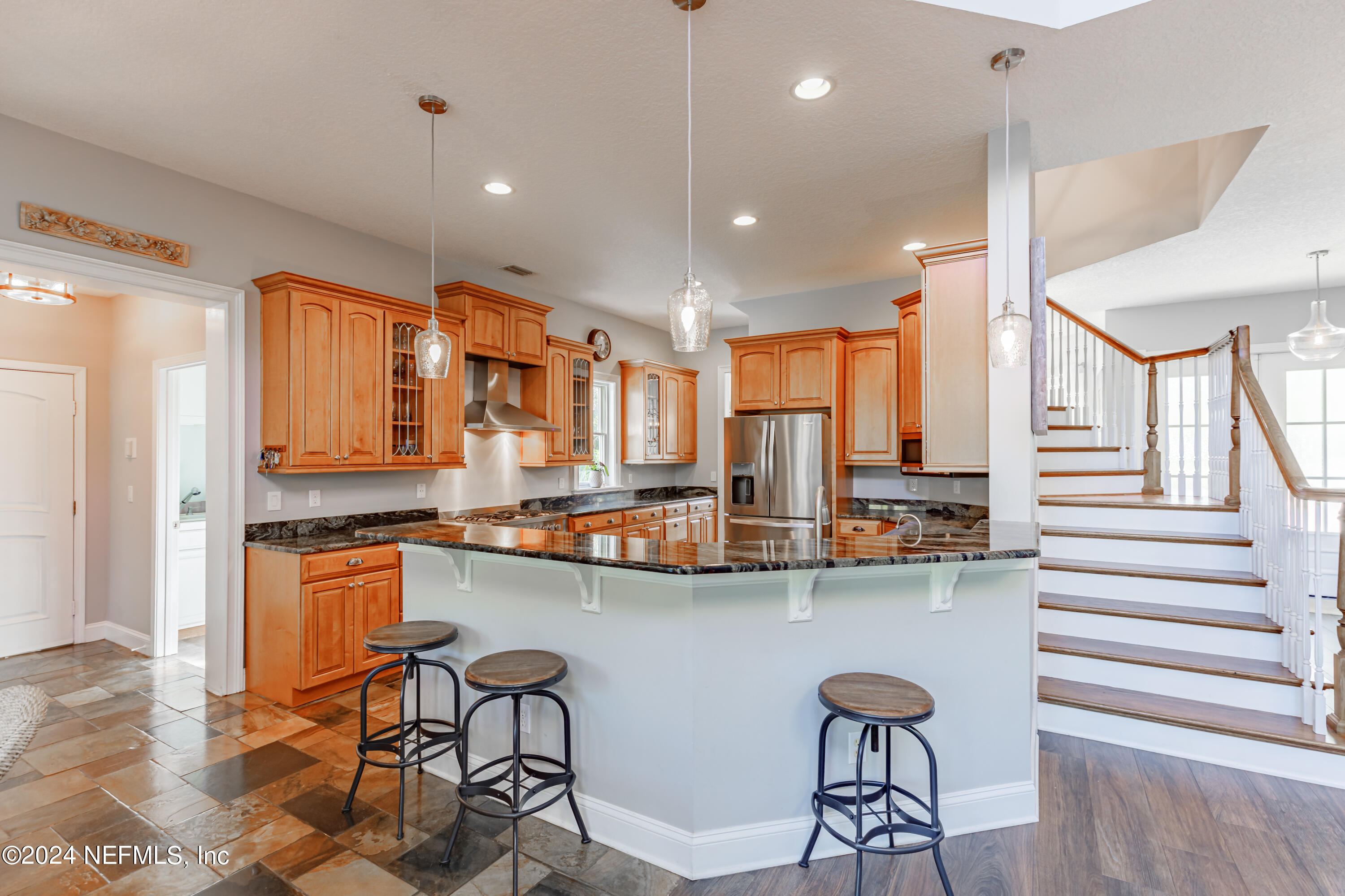 36 ROSCOE Boulevard N