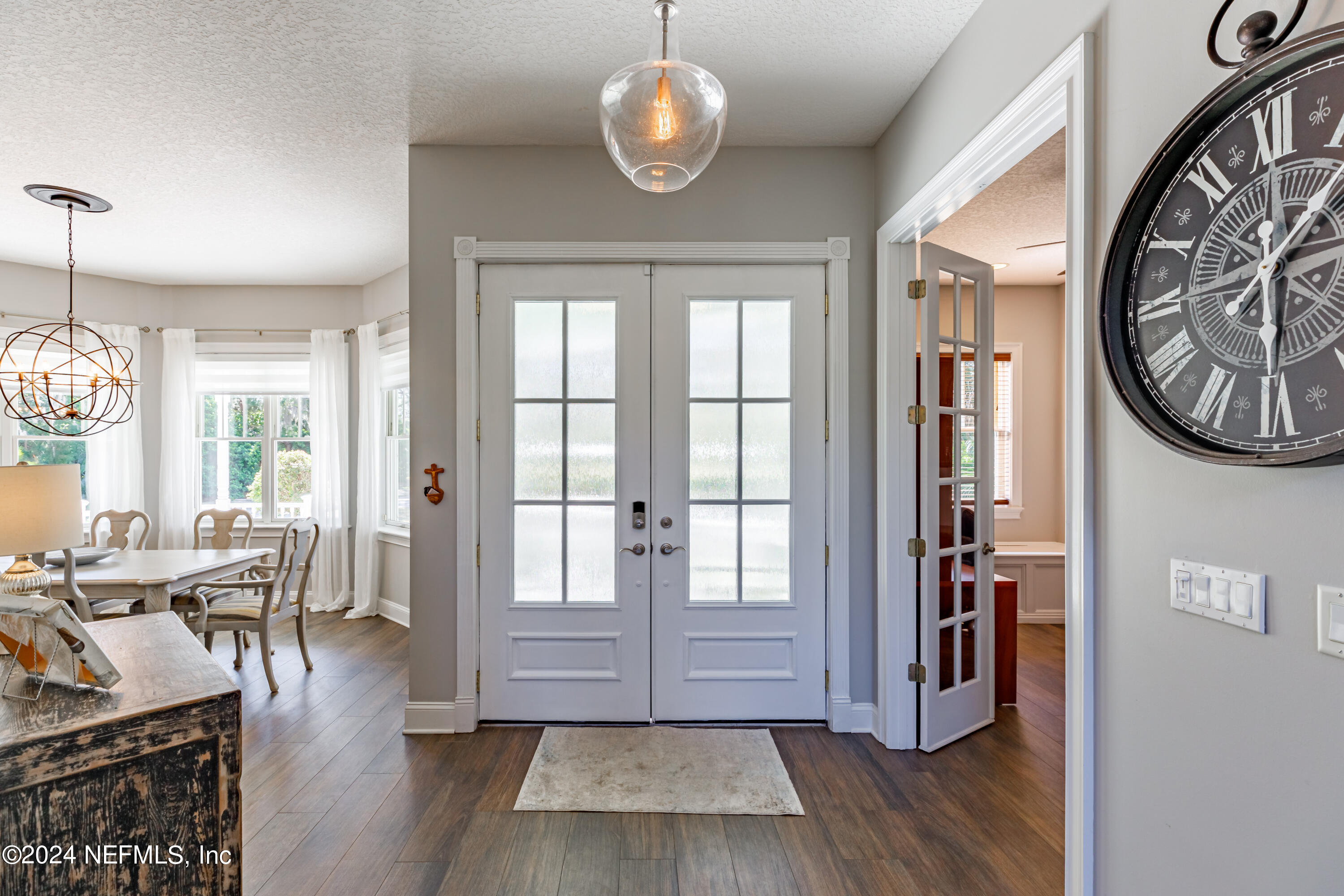 36 ROSCOE Boulevard N