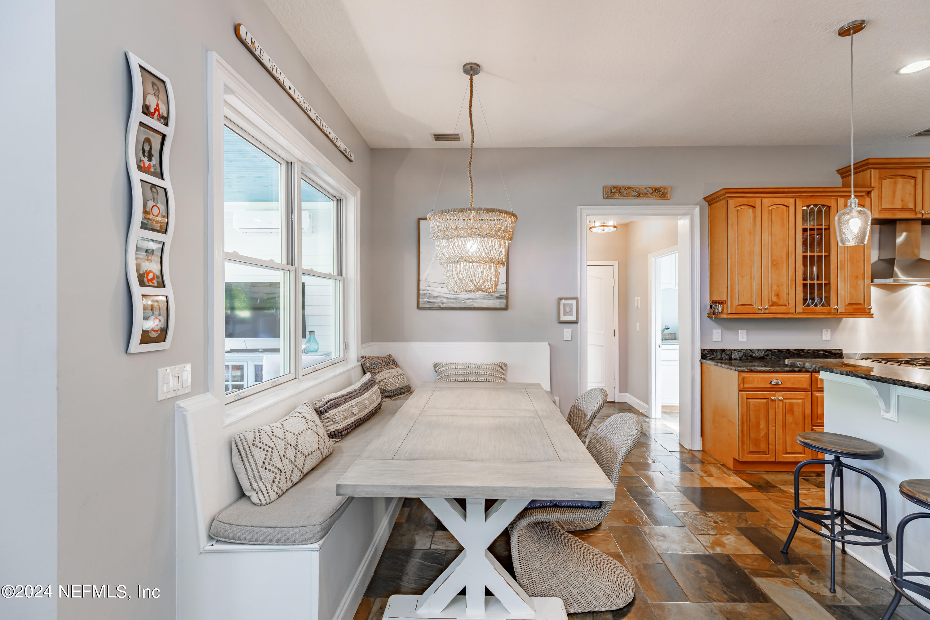 36 ROSCOE Boulevard N