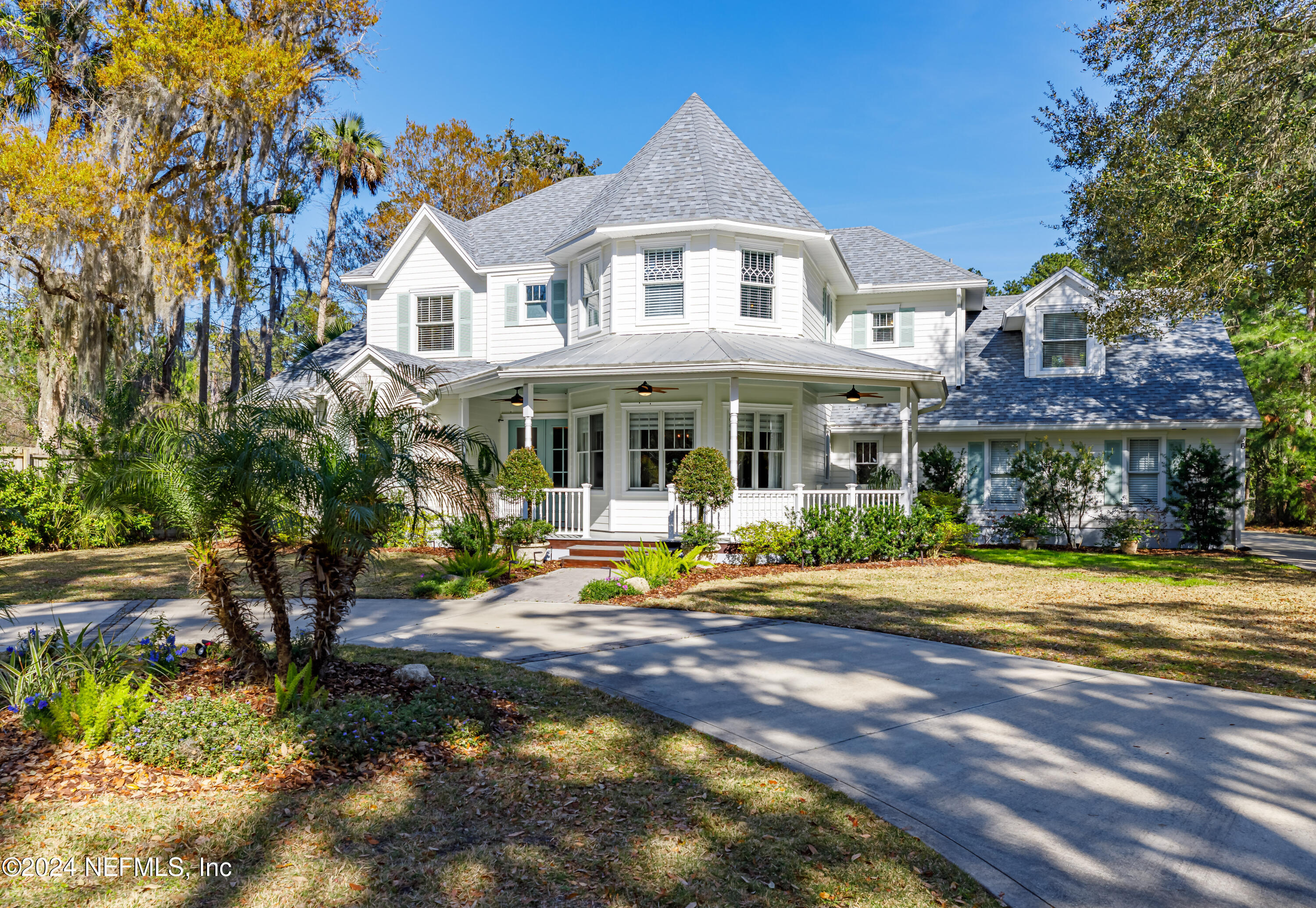 36 ROSCOE Boulevard N