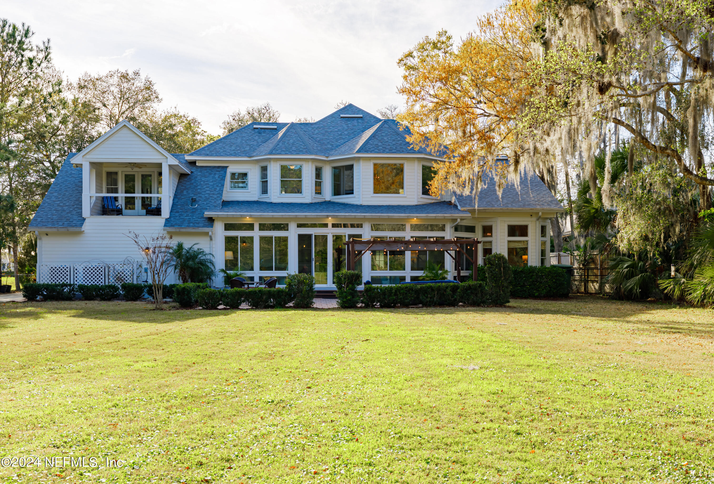 36 ROSCOE Boulevard N