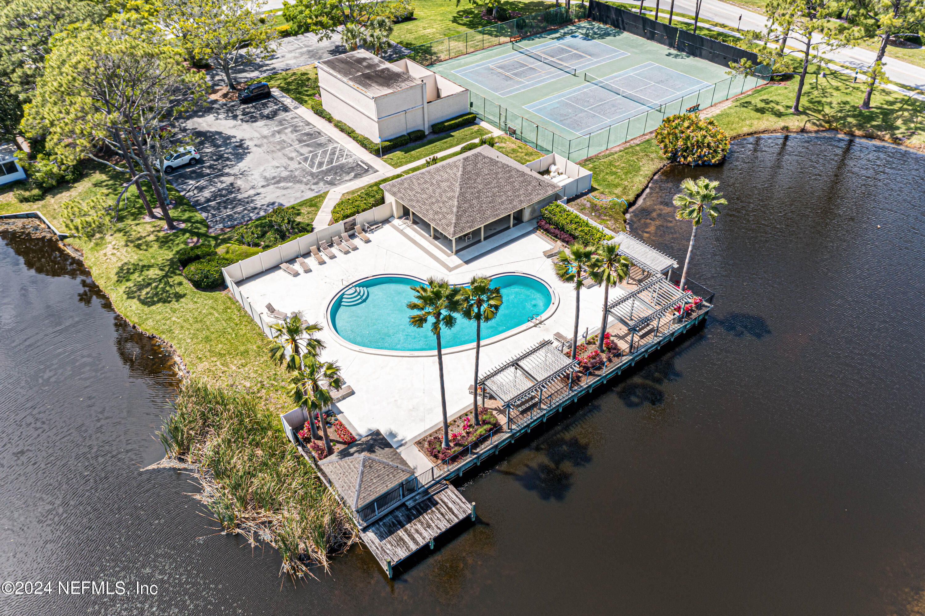144 SHELBYS COVE Court