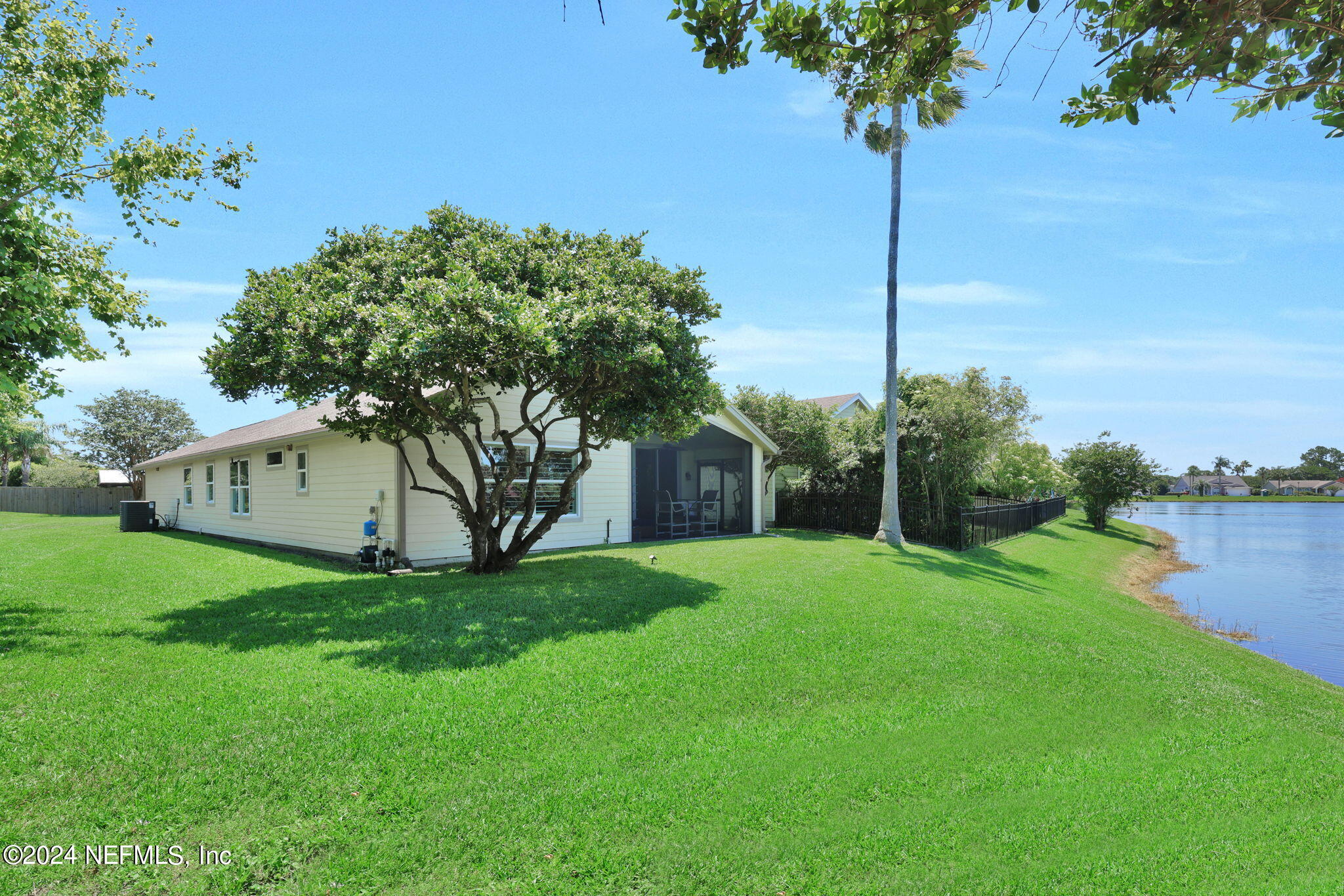 208 CROSSTERN Court