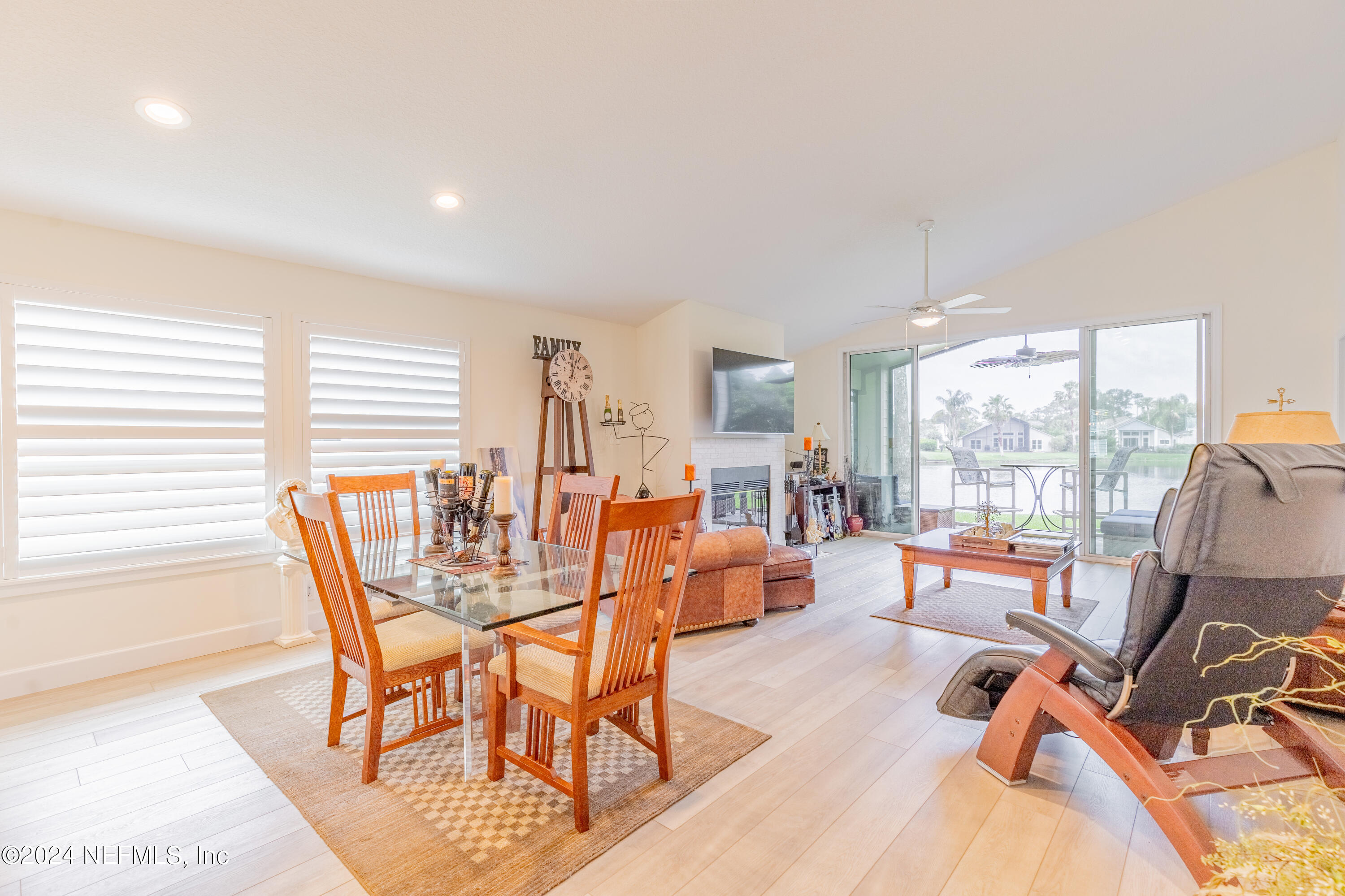 208 CROSSTERN Court