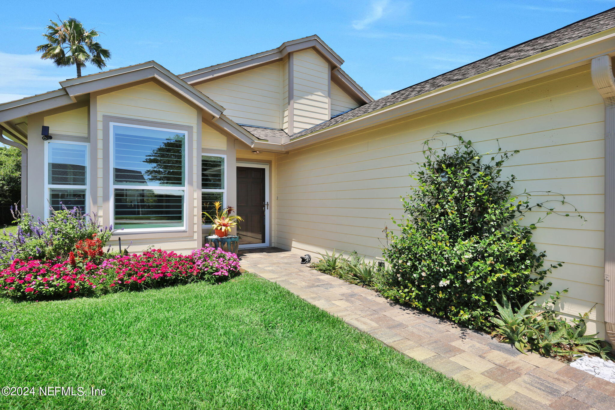208 CROSSTERN Court