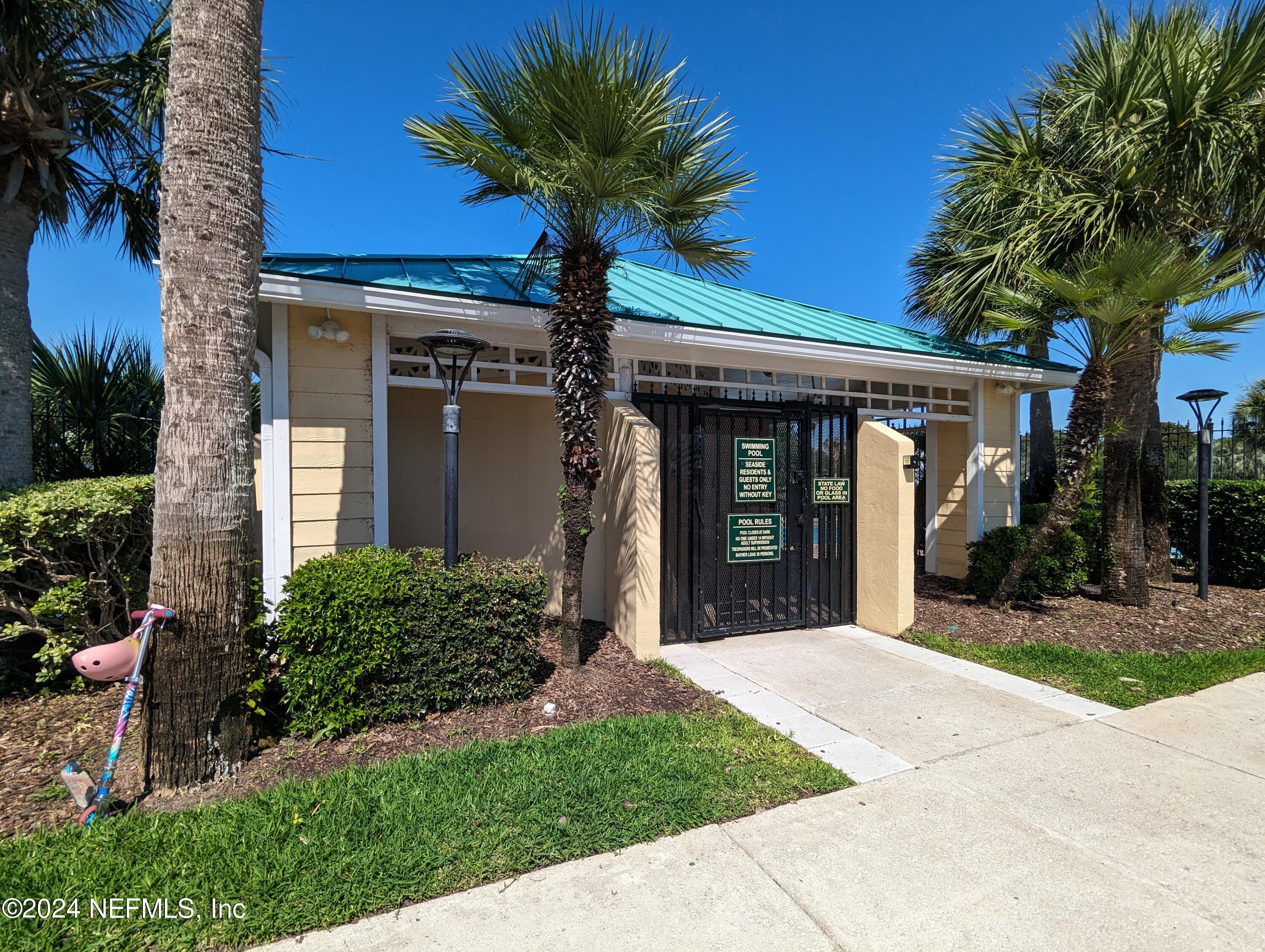 208 CROSSTERN Court