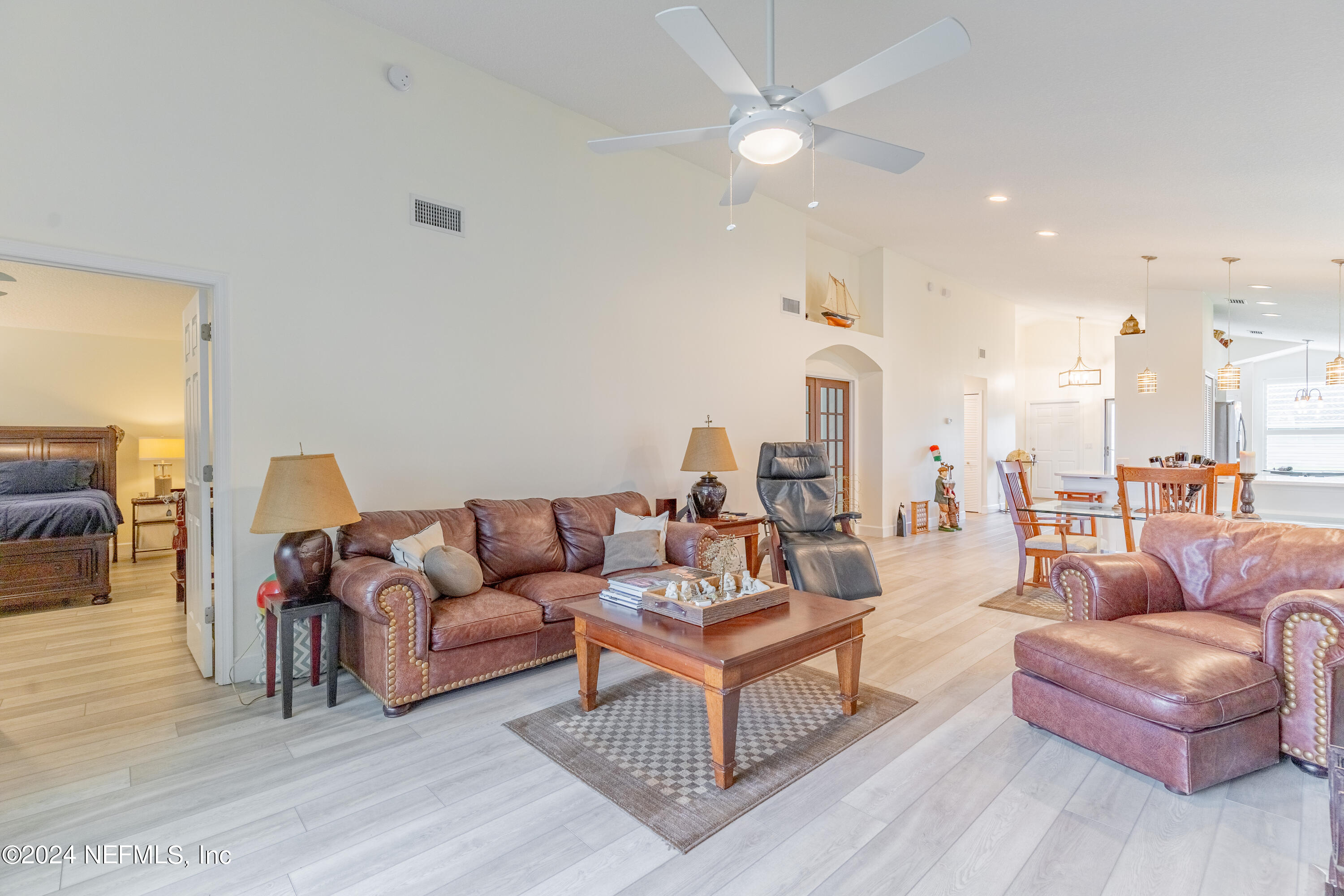 208 CROSSTERN Court