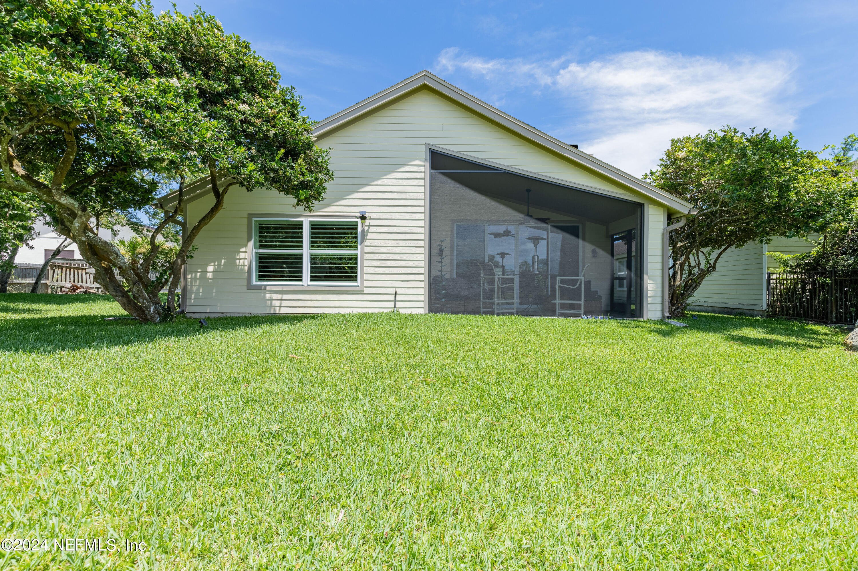 208 CROSSTERN Court