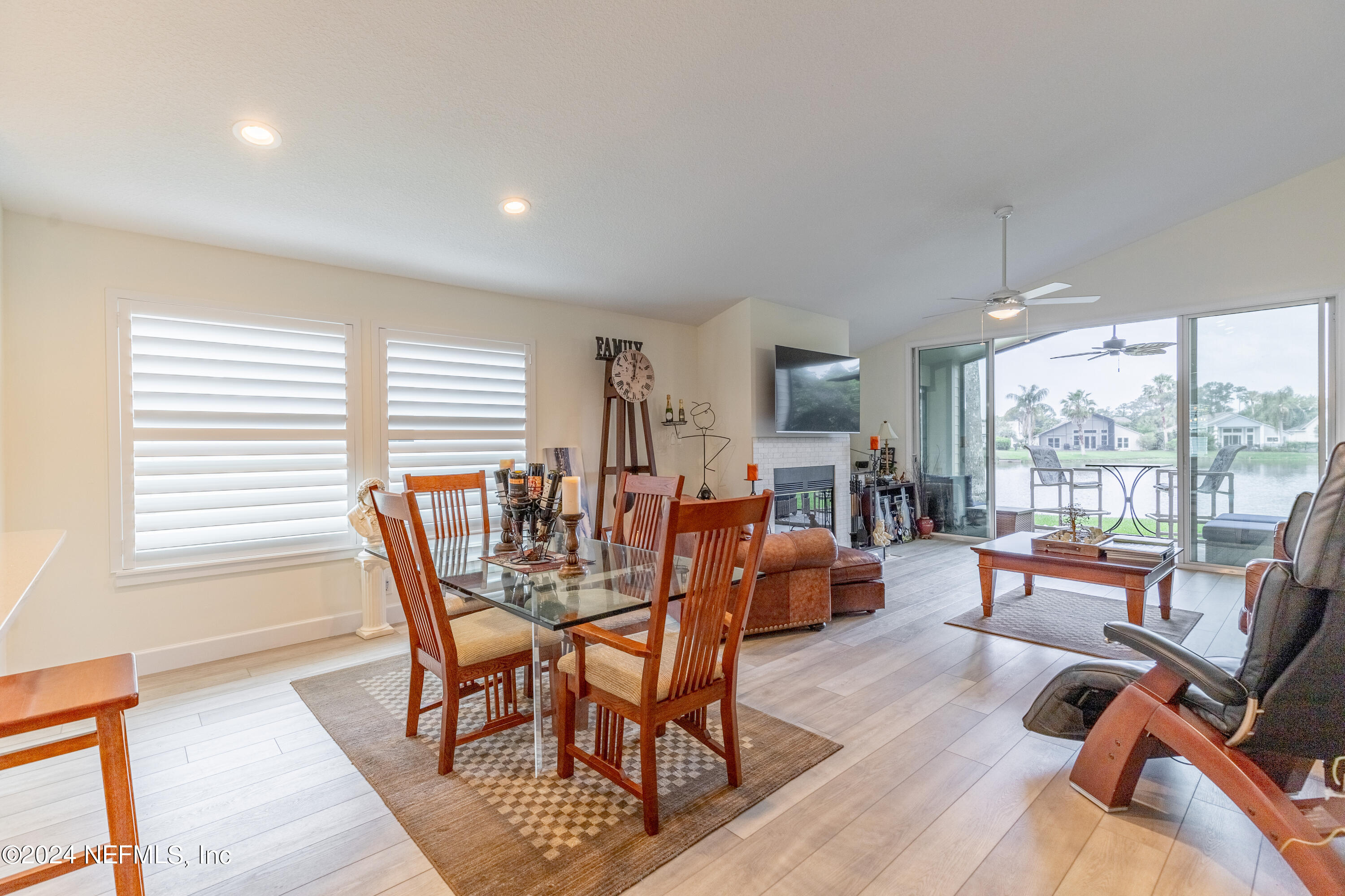 208 CROSSTERN Court