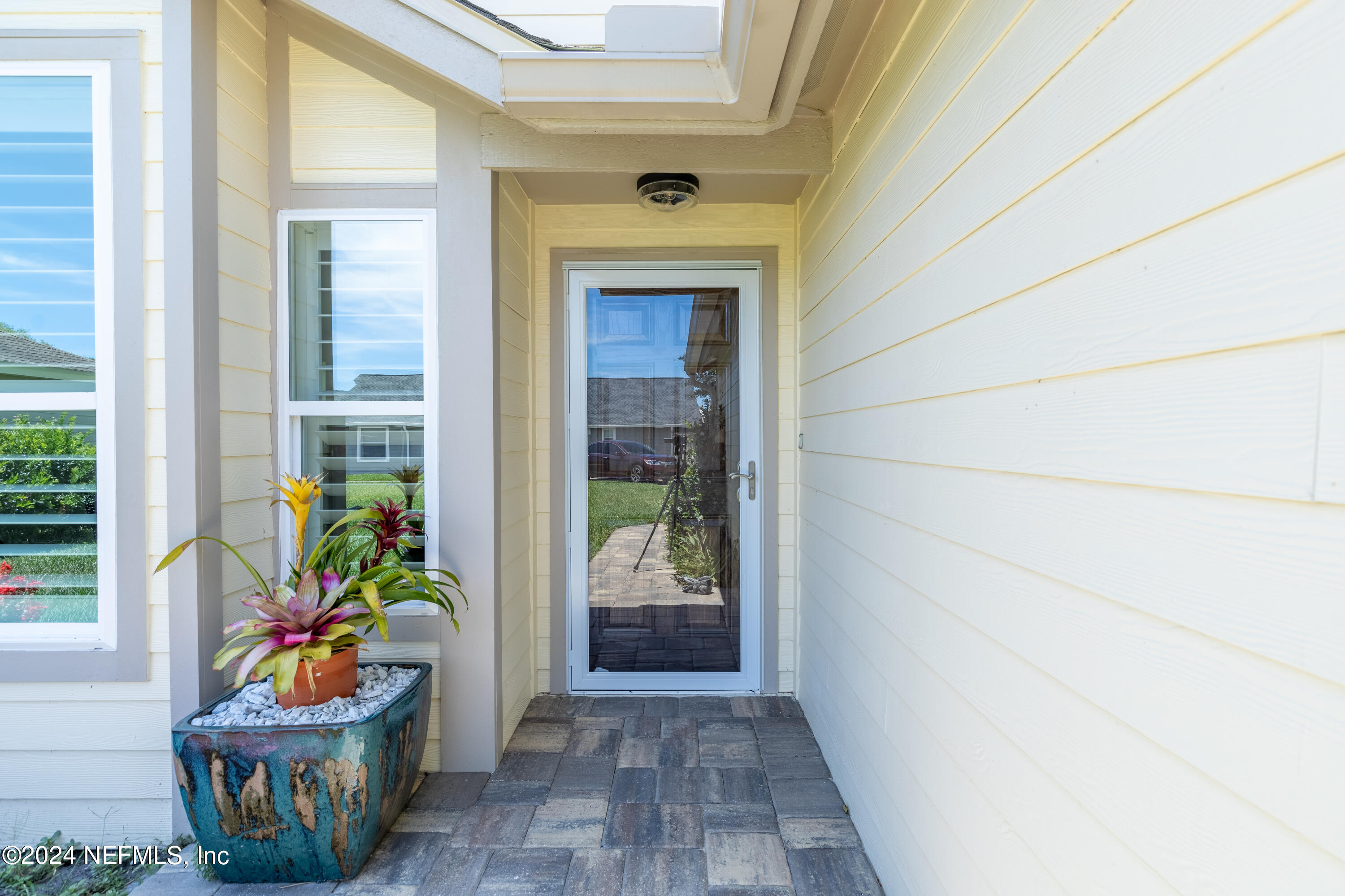 208 CROSSTERN Court