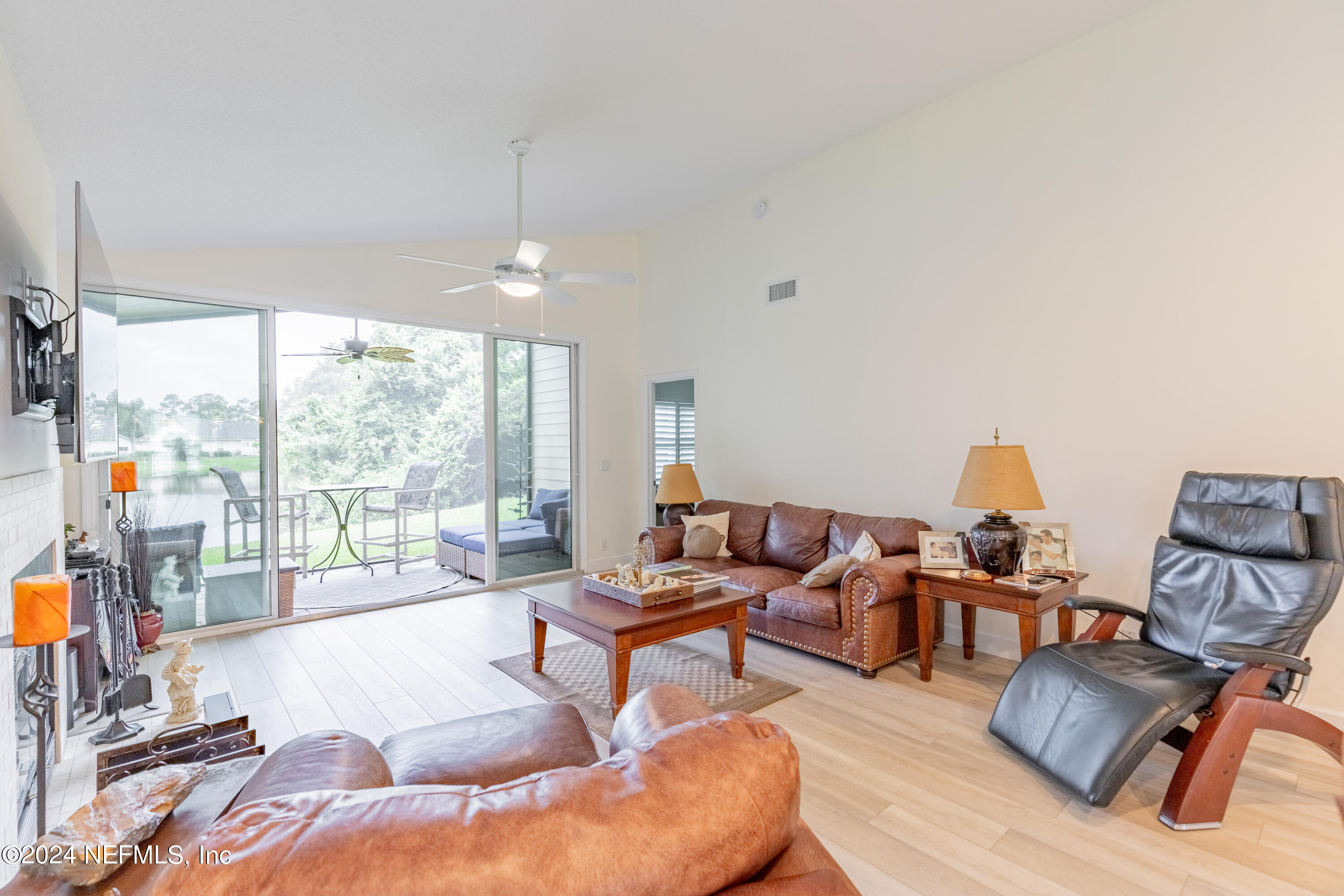 208 CROSSTERN Court