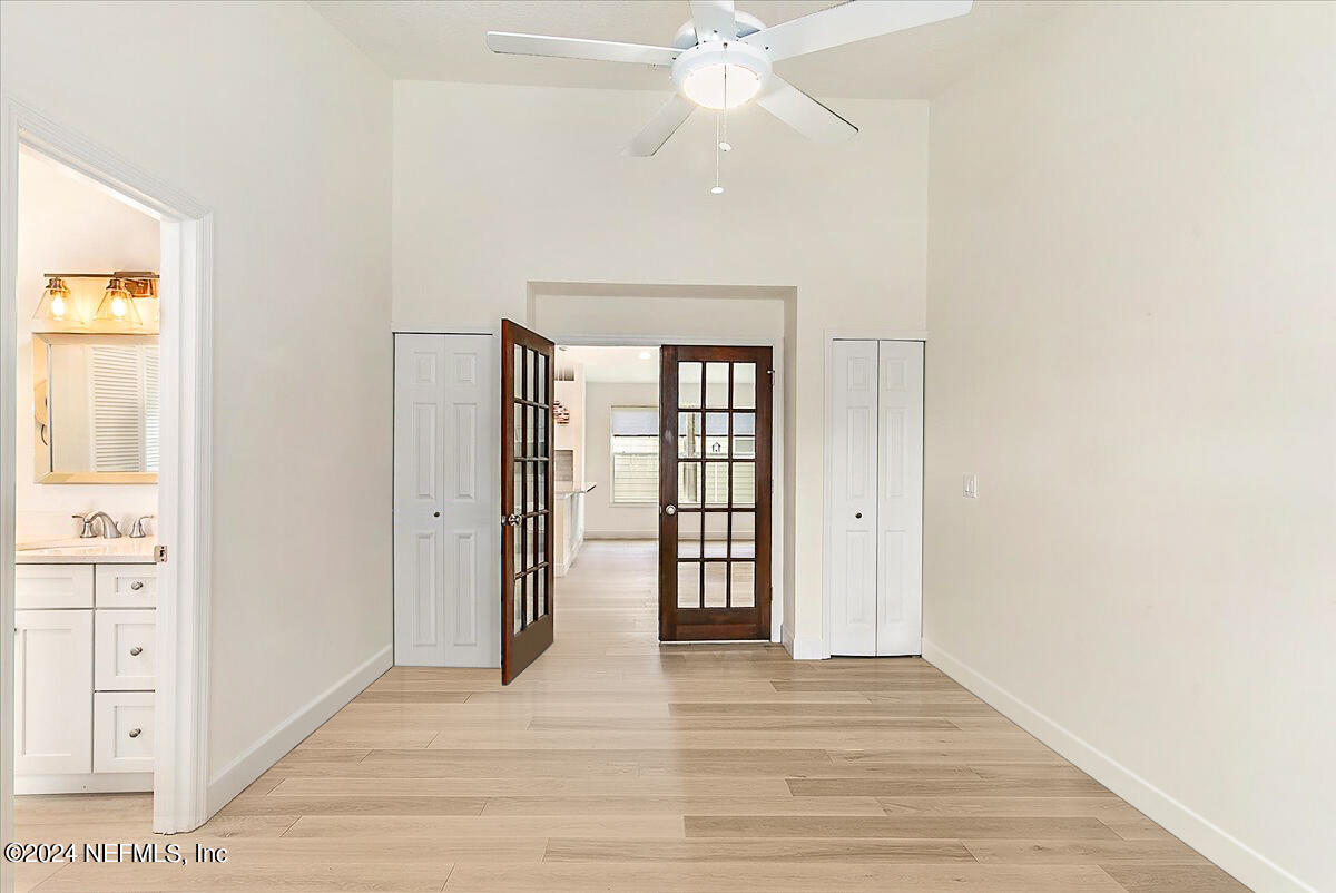 208 CROSSTERN Court