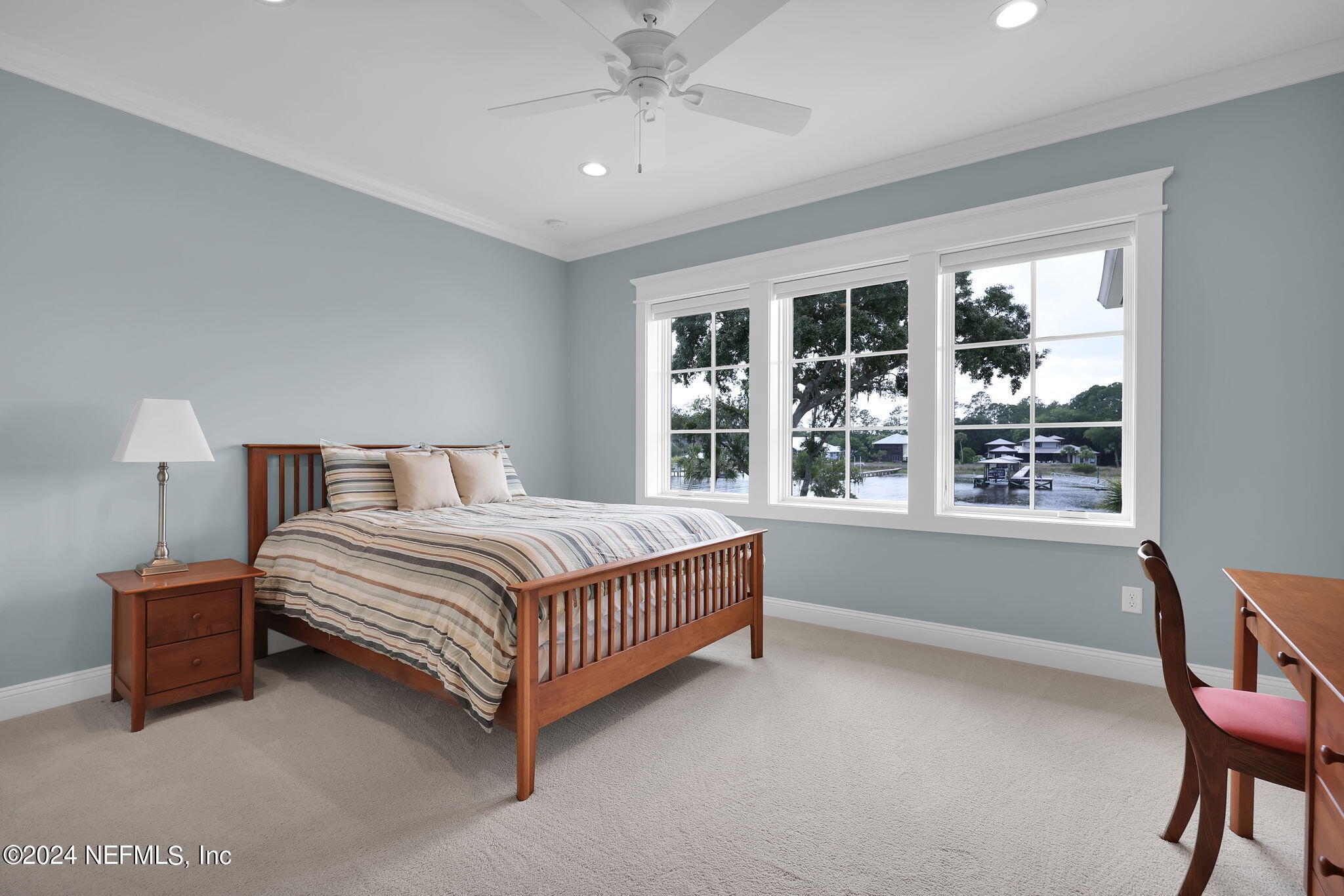 347 S ROSCOE Boulevard