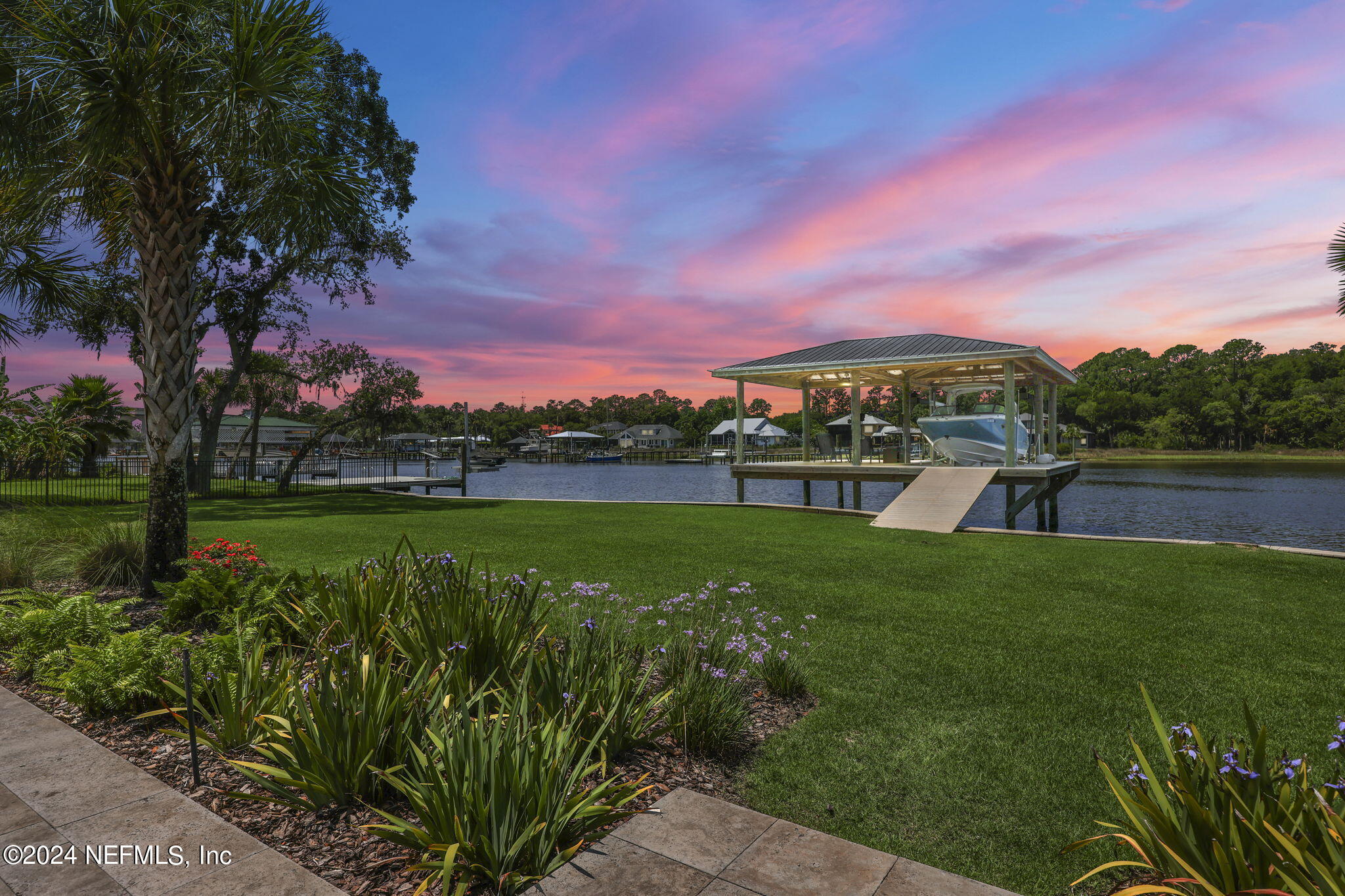 347 S ROSCOE Boulevard