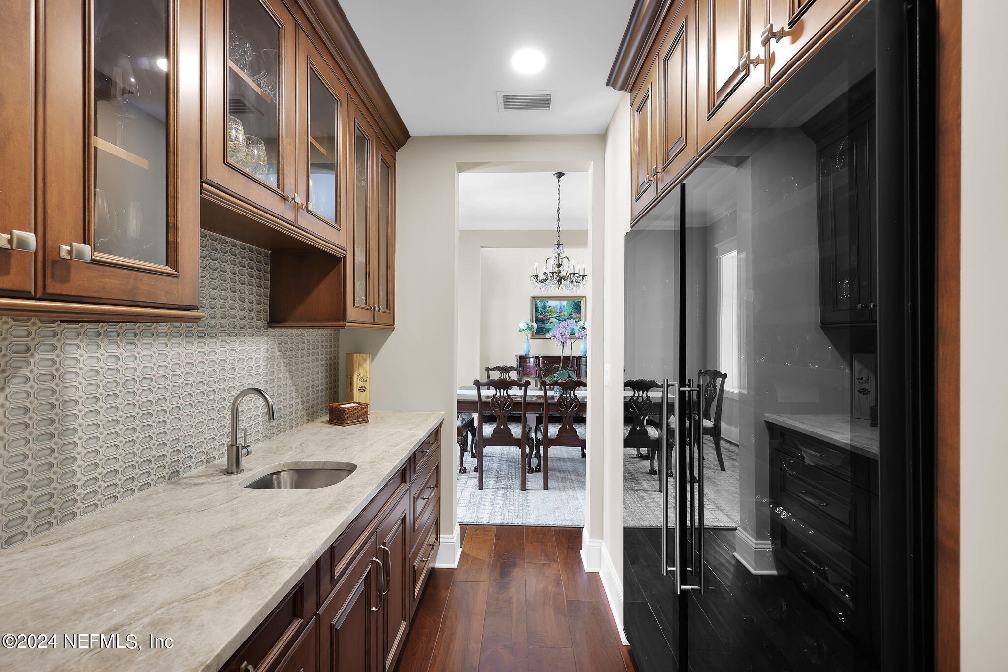 347 S ROSCOE Boulevard