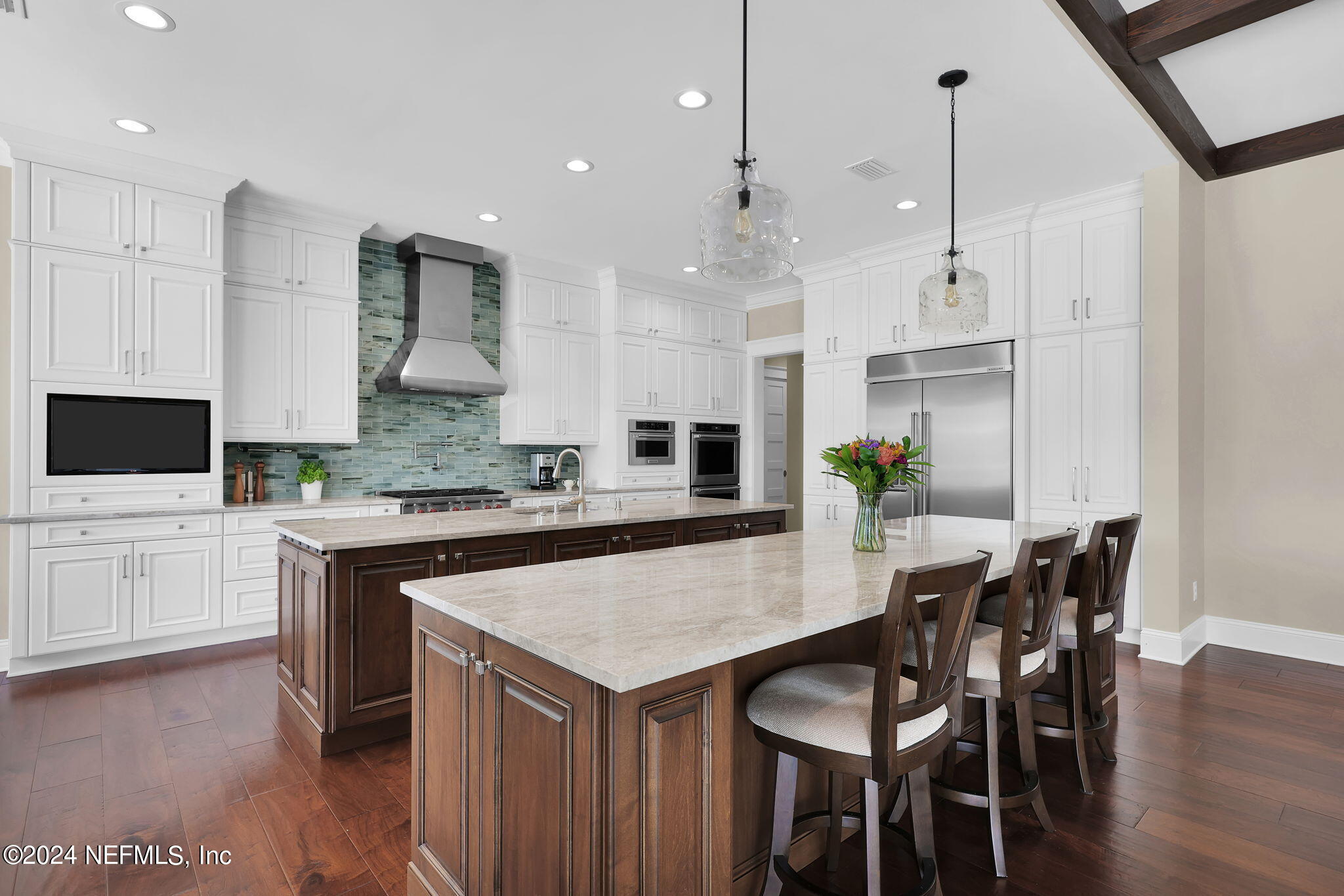 347 S ROSCOE Boulevard