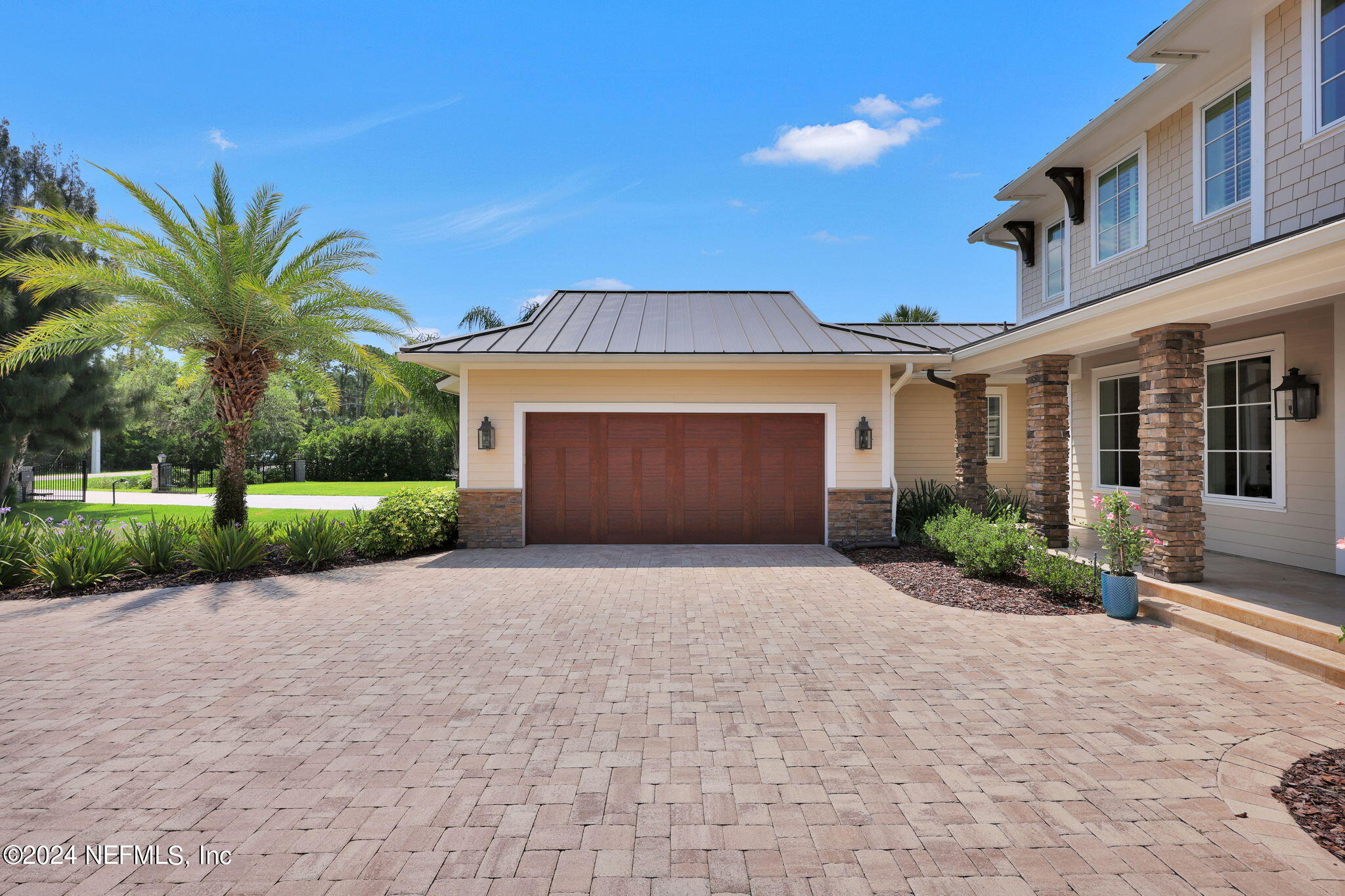 347 S ROSCOE Boulevard