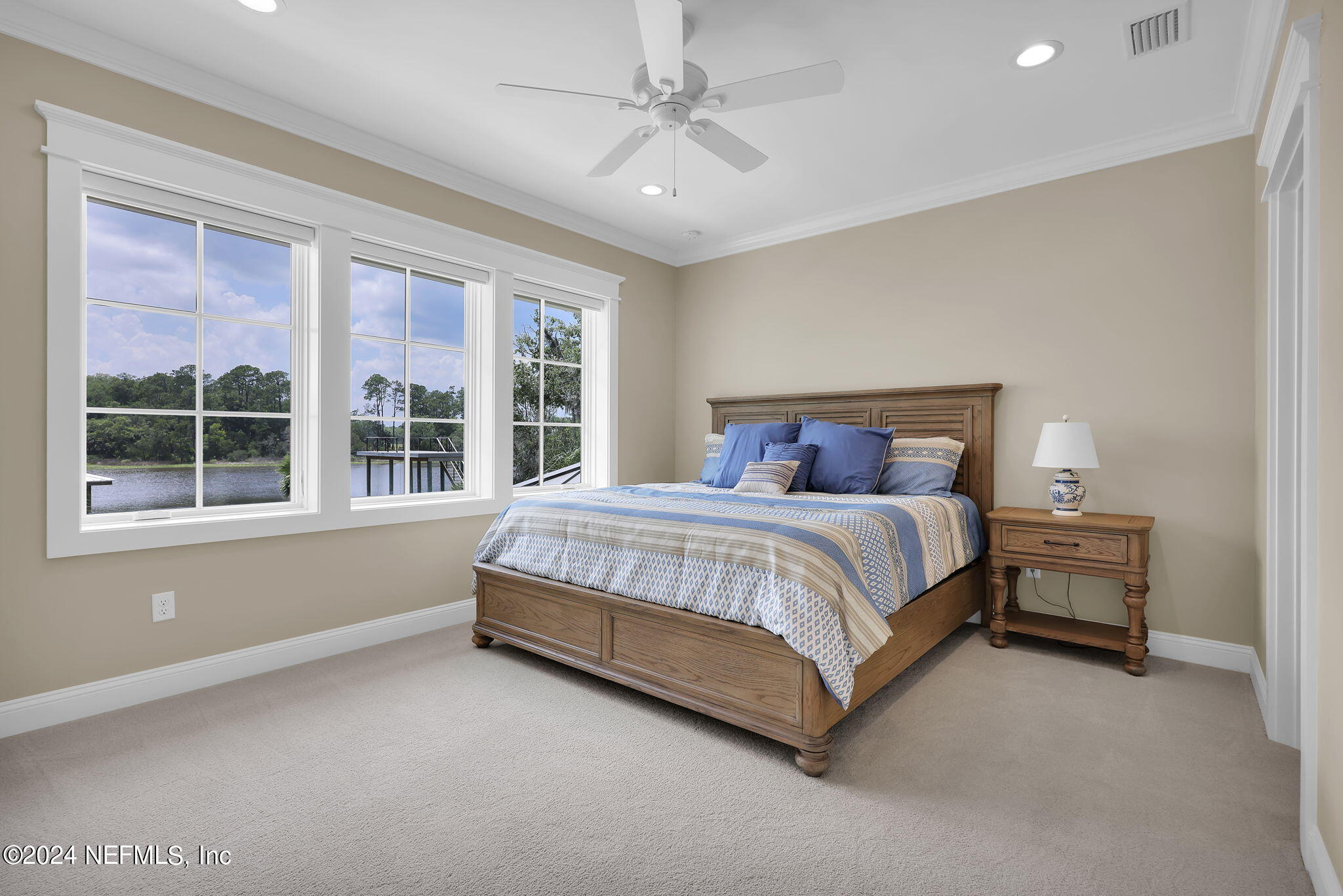 347 S ROSCOE Boulevard