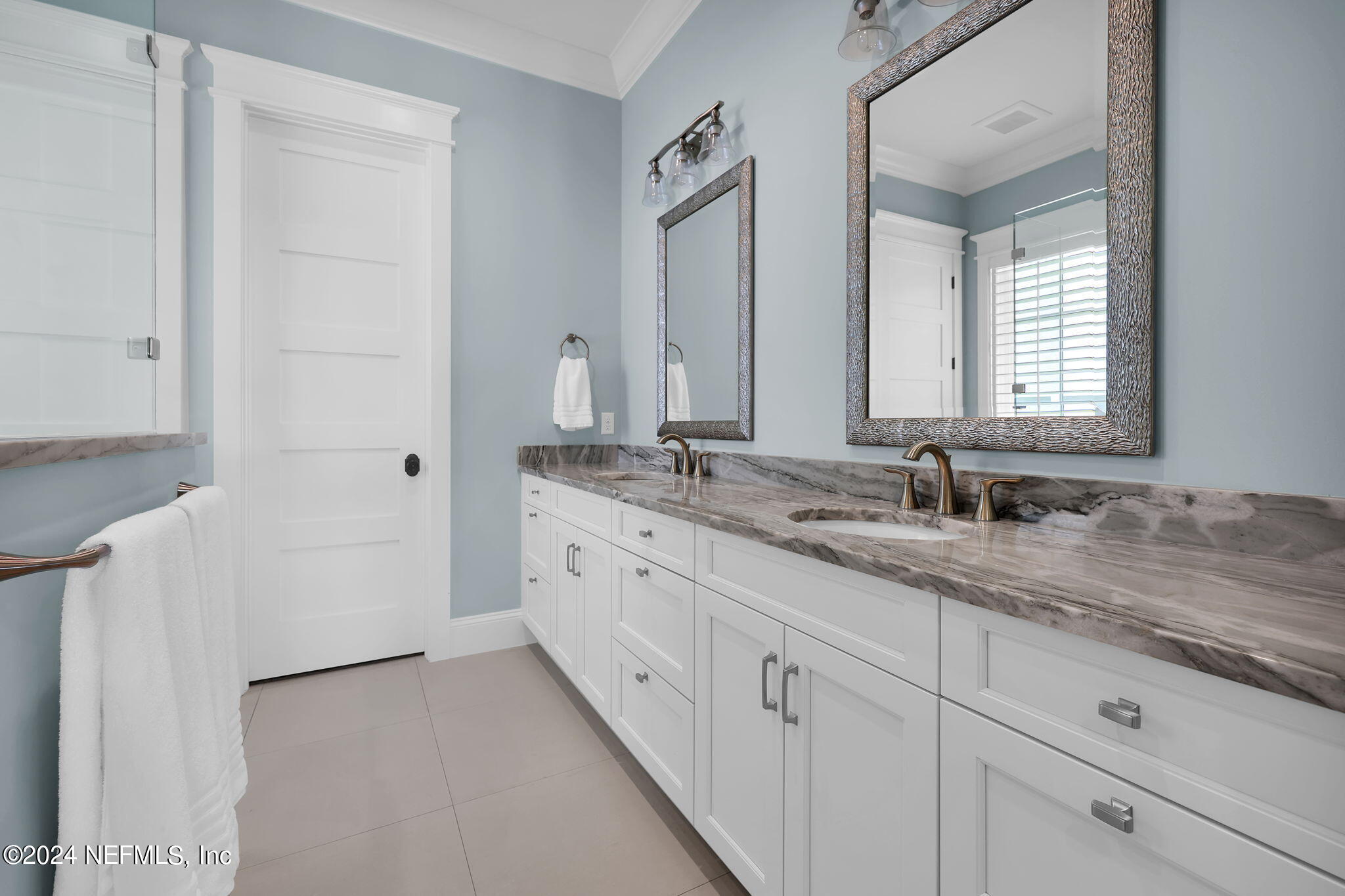 347 S ROSCOE Boulevard