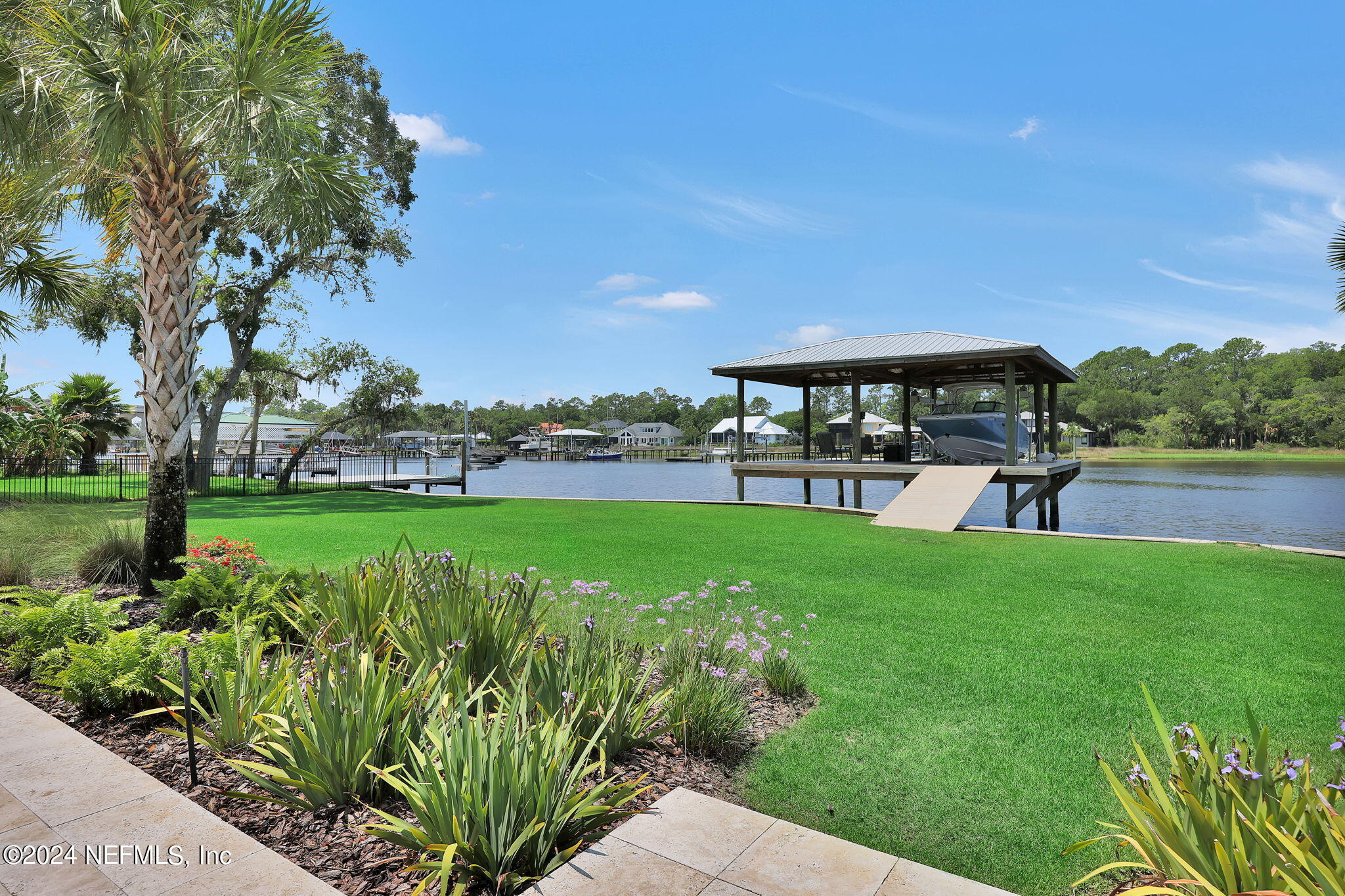 347 S ROSCOE Boulevard