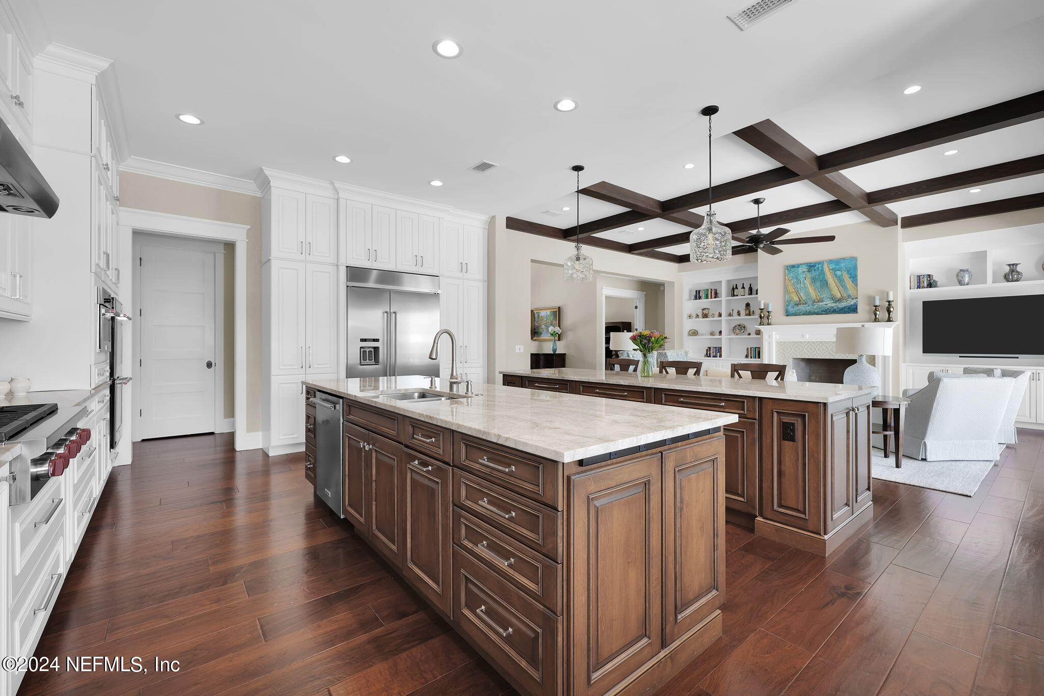 347 S ROSCOE Boulevard