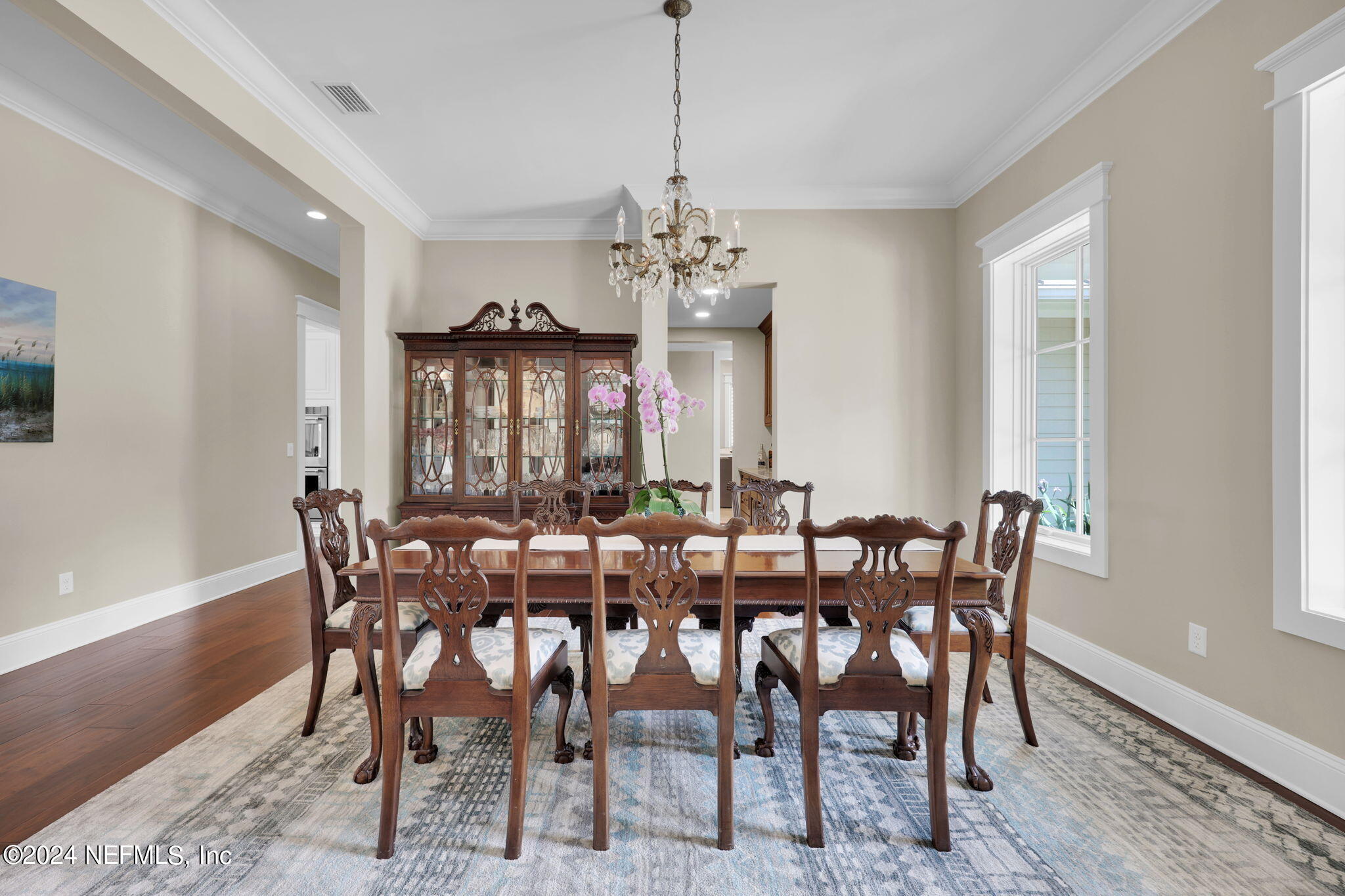 347 S ROSCOE Boulevard